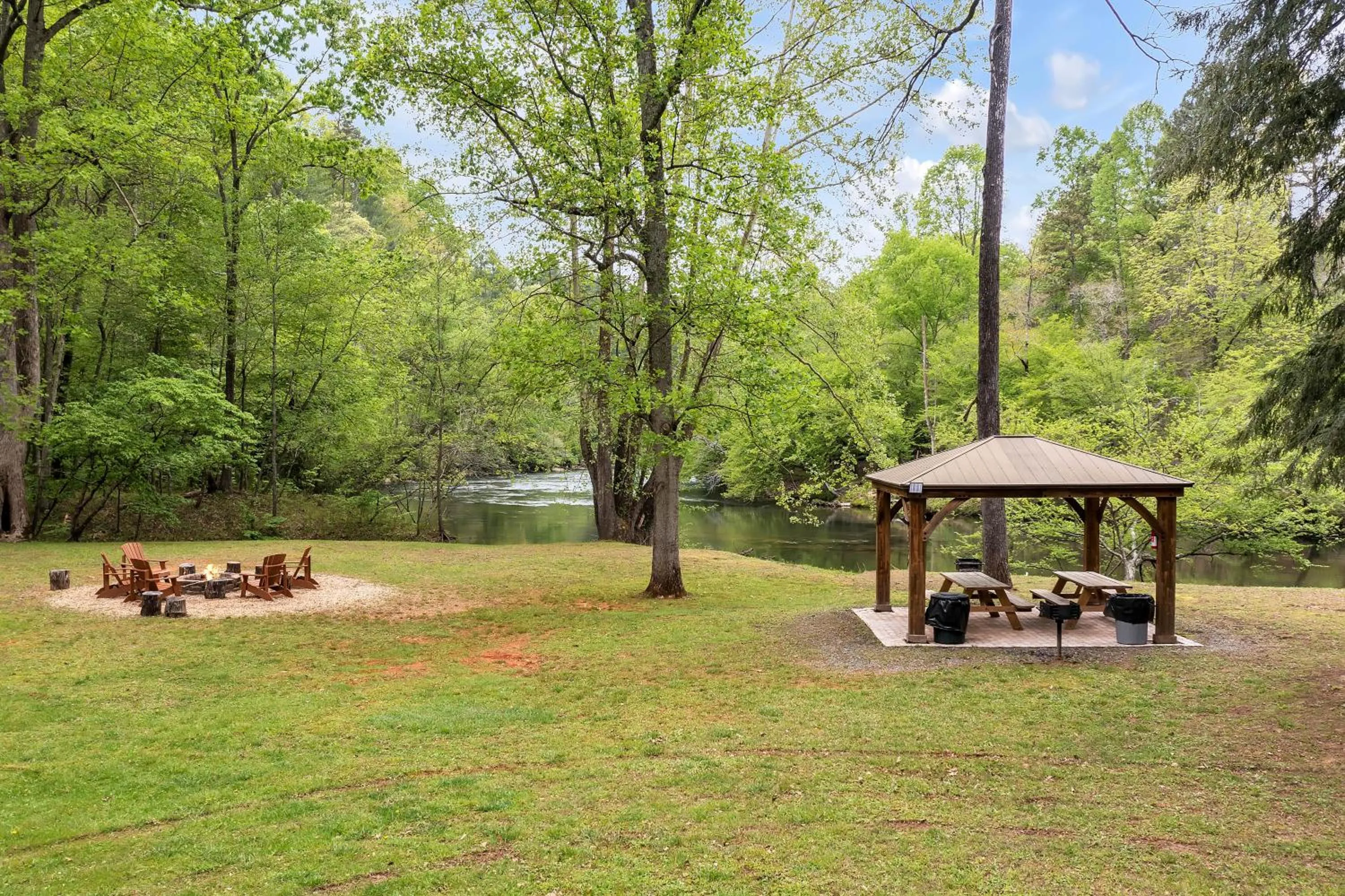 BBQ facilities in Coosawattee River Resort