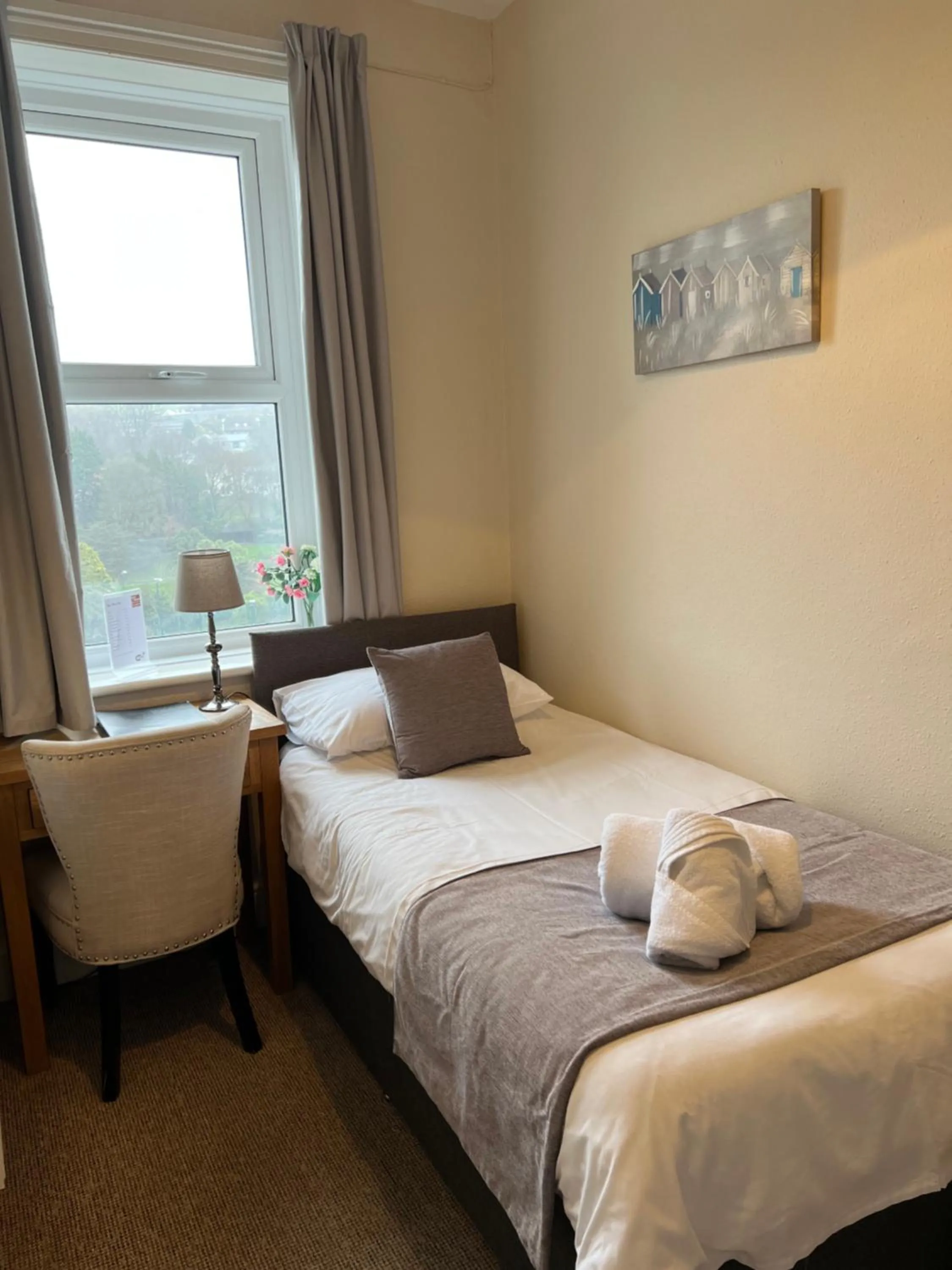 Property building, Bed in Cairn House