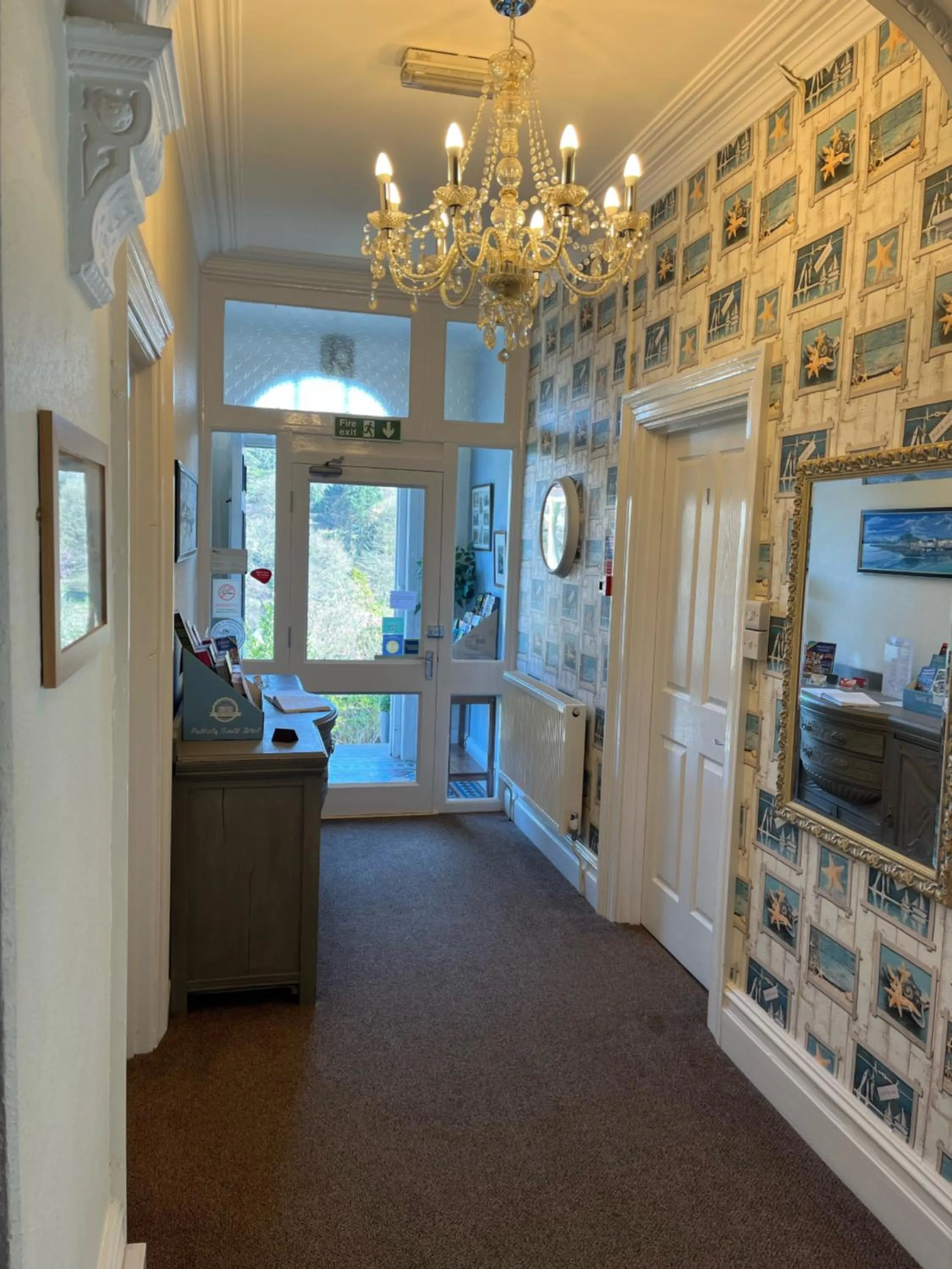 Facade/entrance in Cairn House