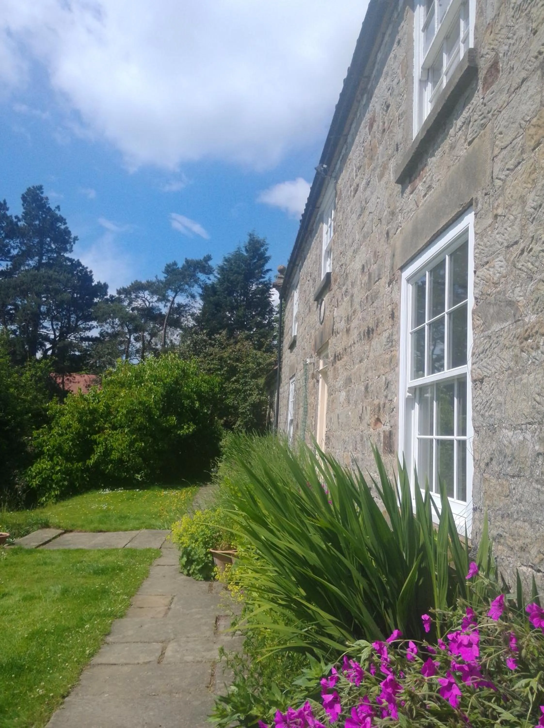 Facade/entrance in Barmoors