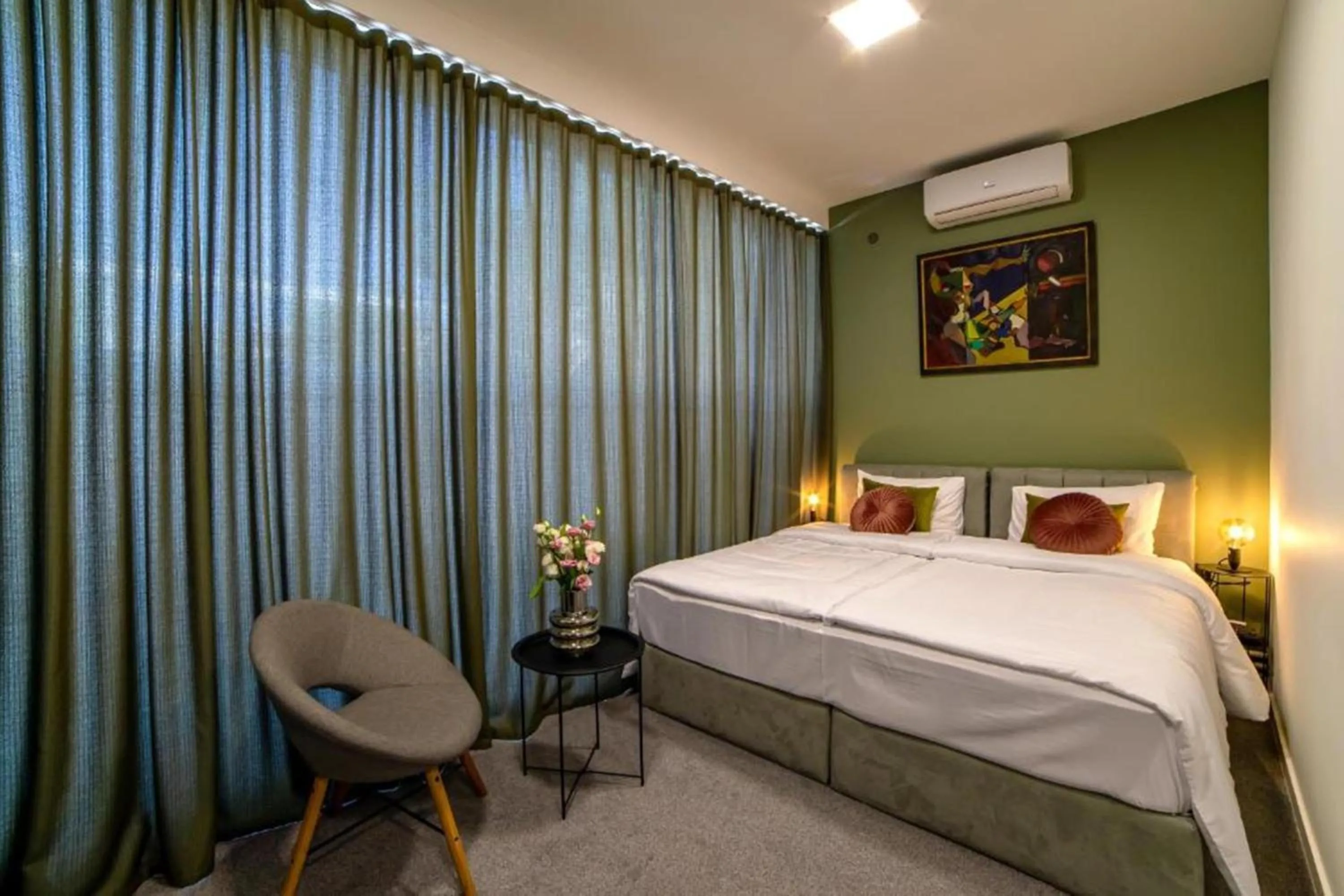 Bed in Benefice Hotel Yerevan-通緝