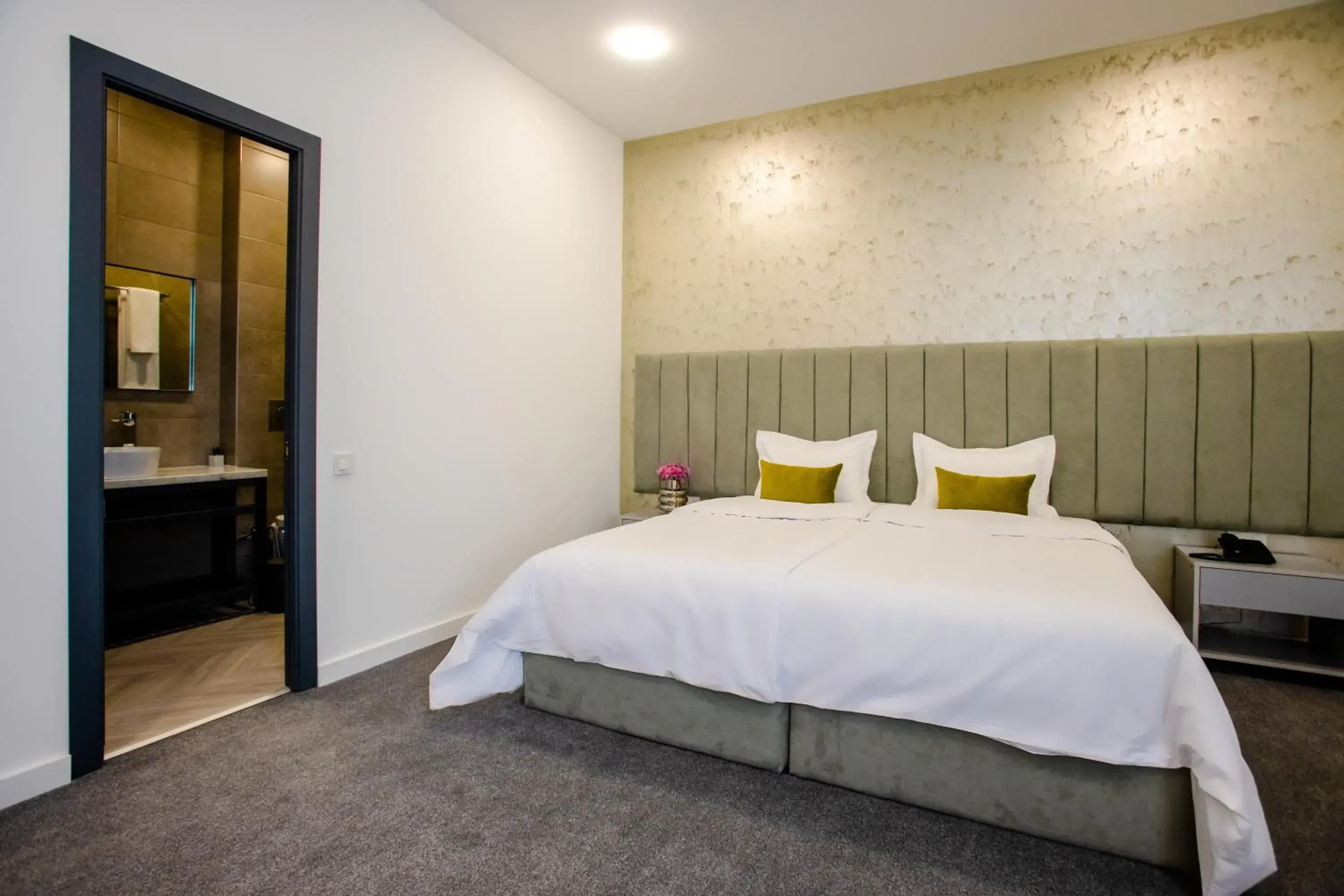 Superior Deluxe Double or Twin Room in Benefice Hotel Yerevan-通緝 Superior Deluxe Double or Twin Room in Benefice Hotel Yerevan-通緝