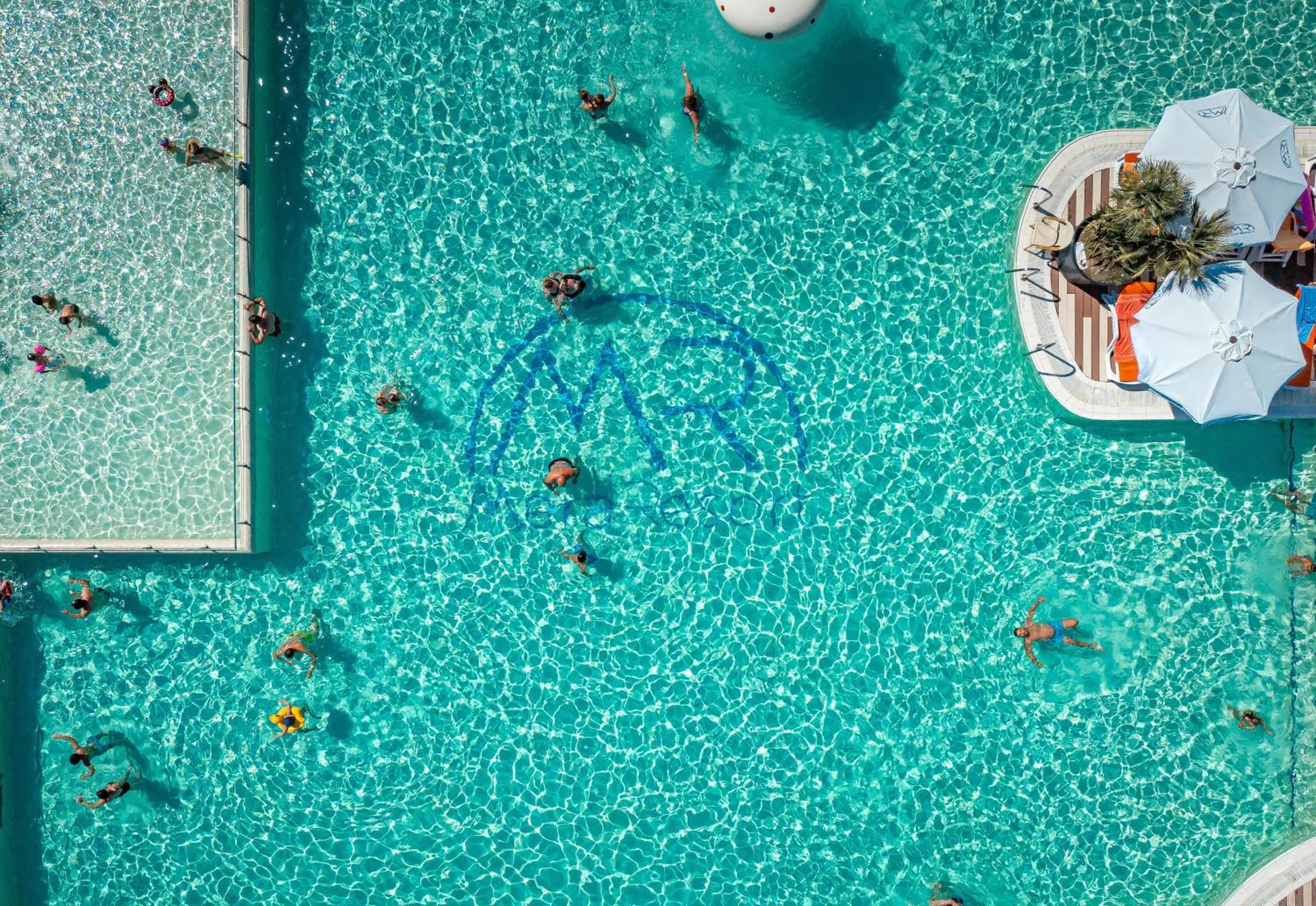 Swimming pool in Mera Resort