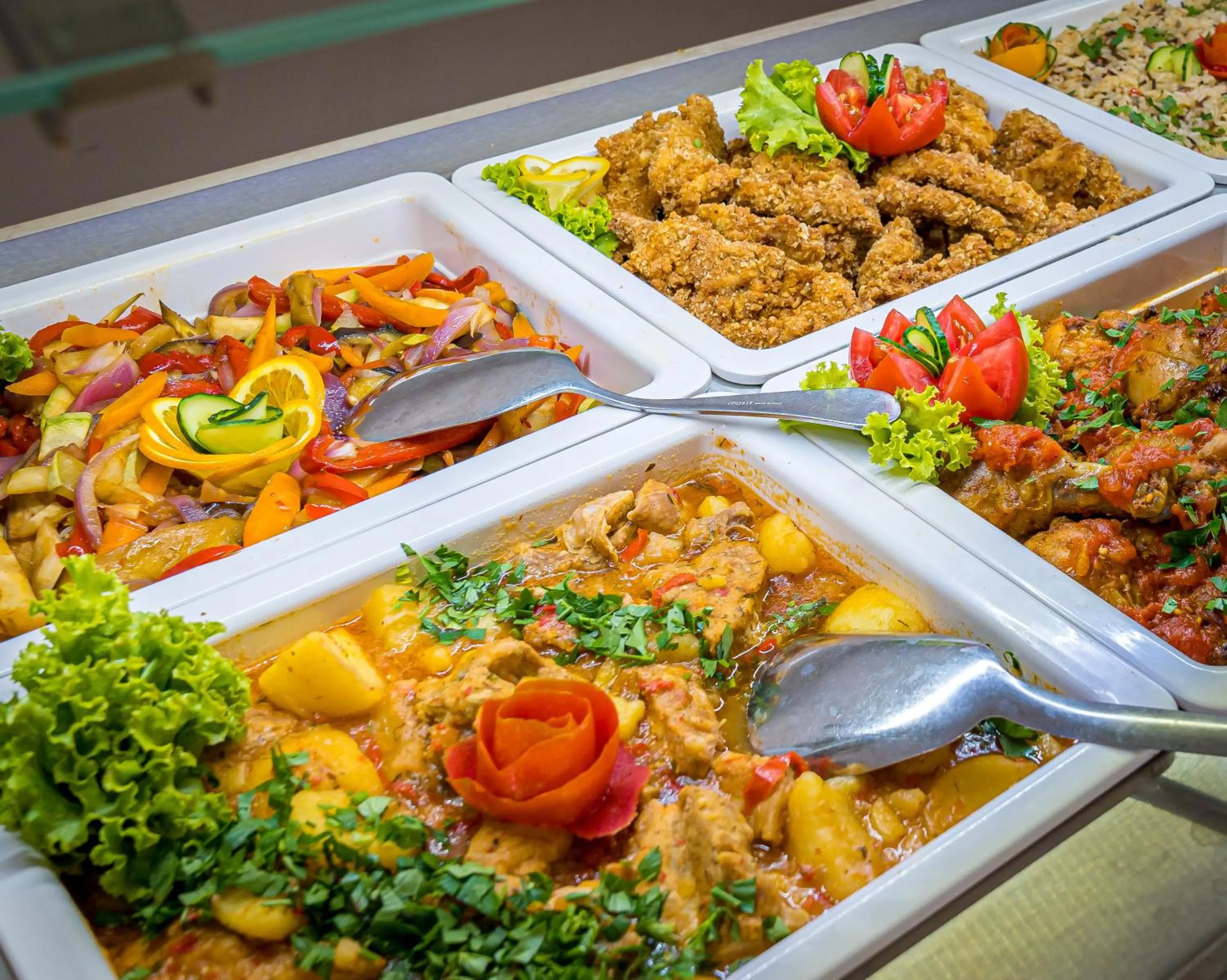 Food and drinks in Mera Resort