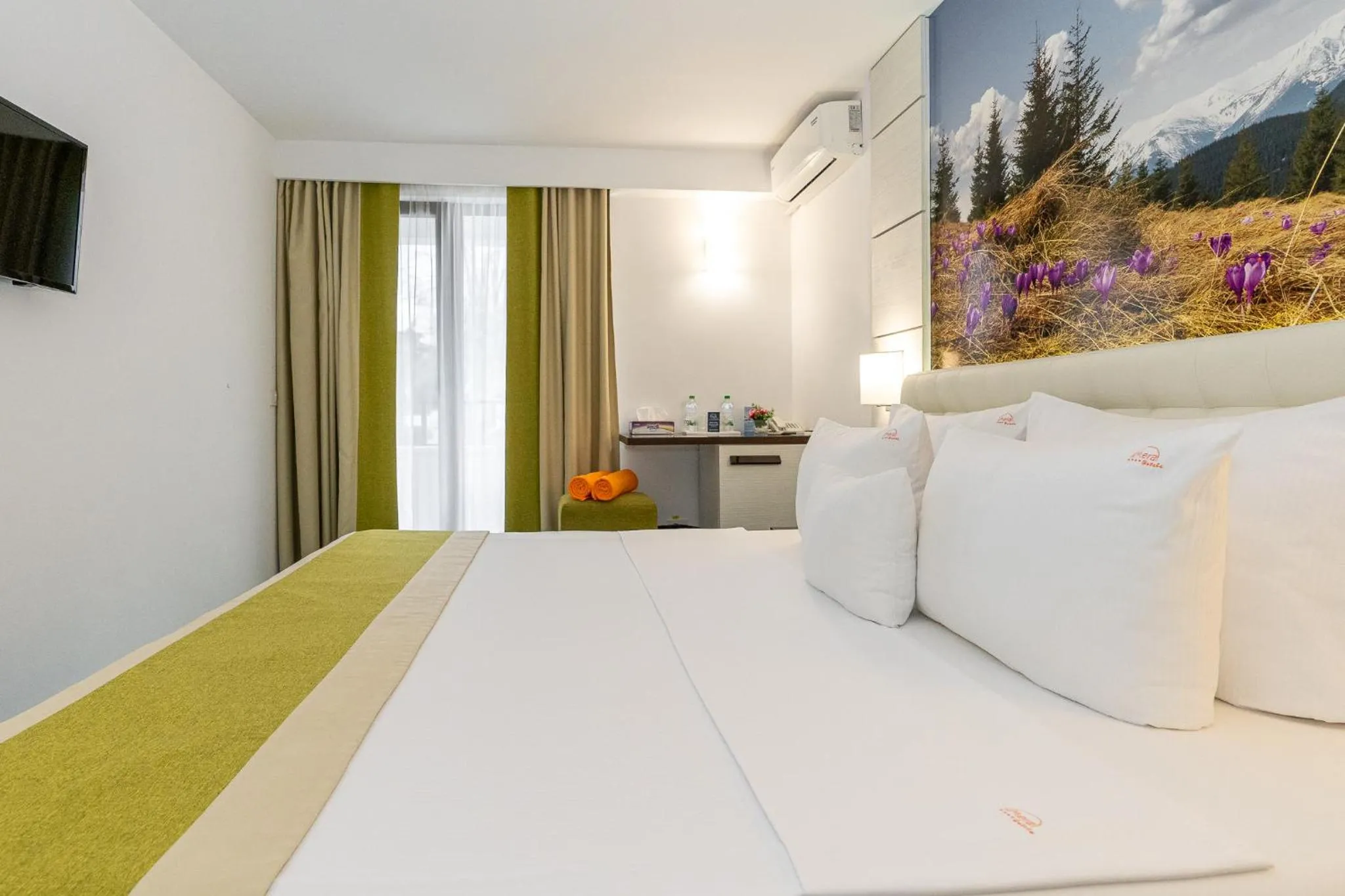 Bedroom, Bed in Mera Resort