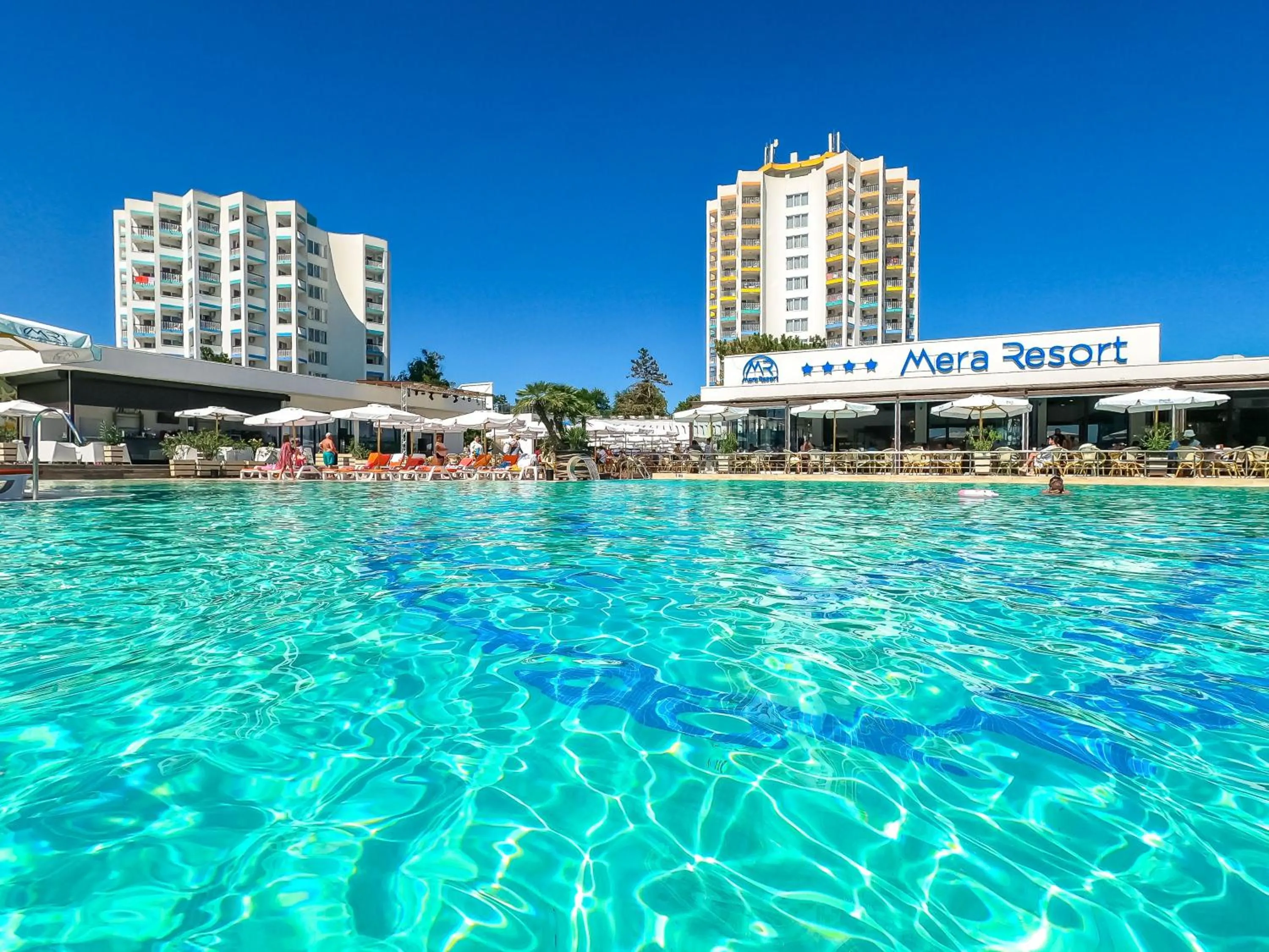 Swimming pool in Mera Resort