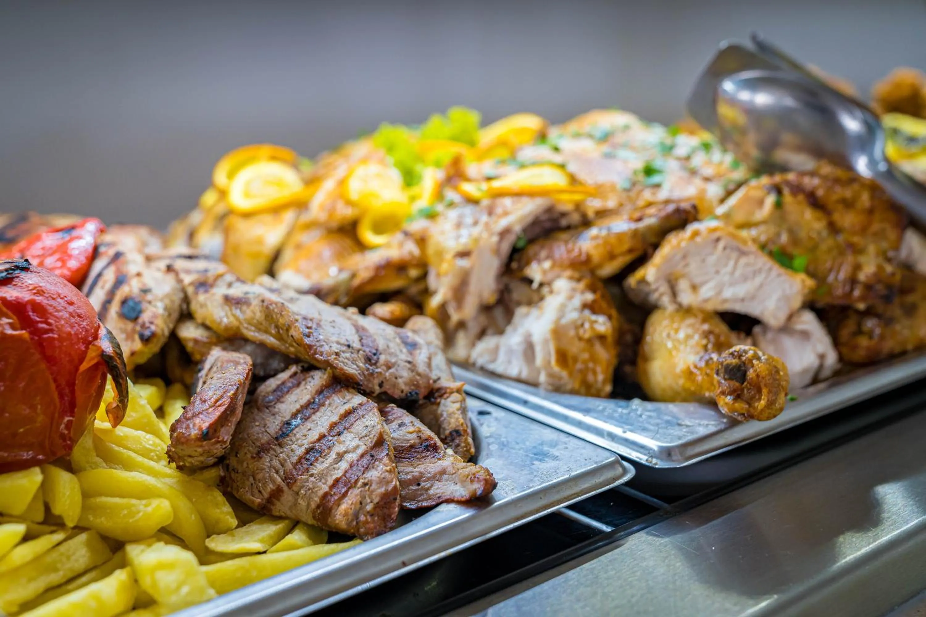 Food and drinks in Mera Resort