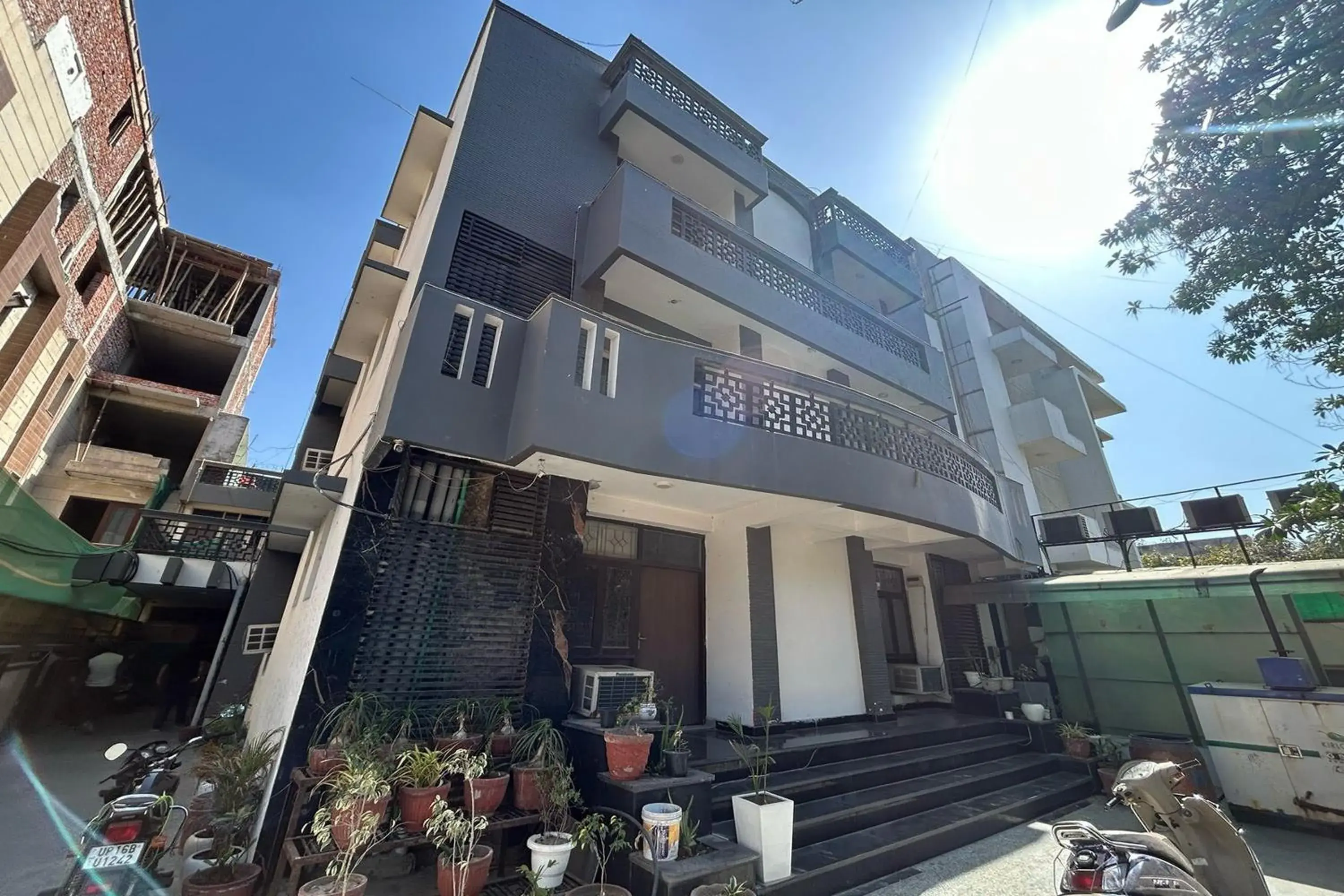 Hotel B K House Hotel B K House