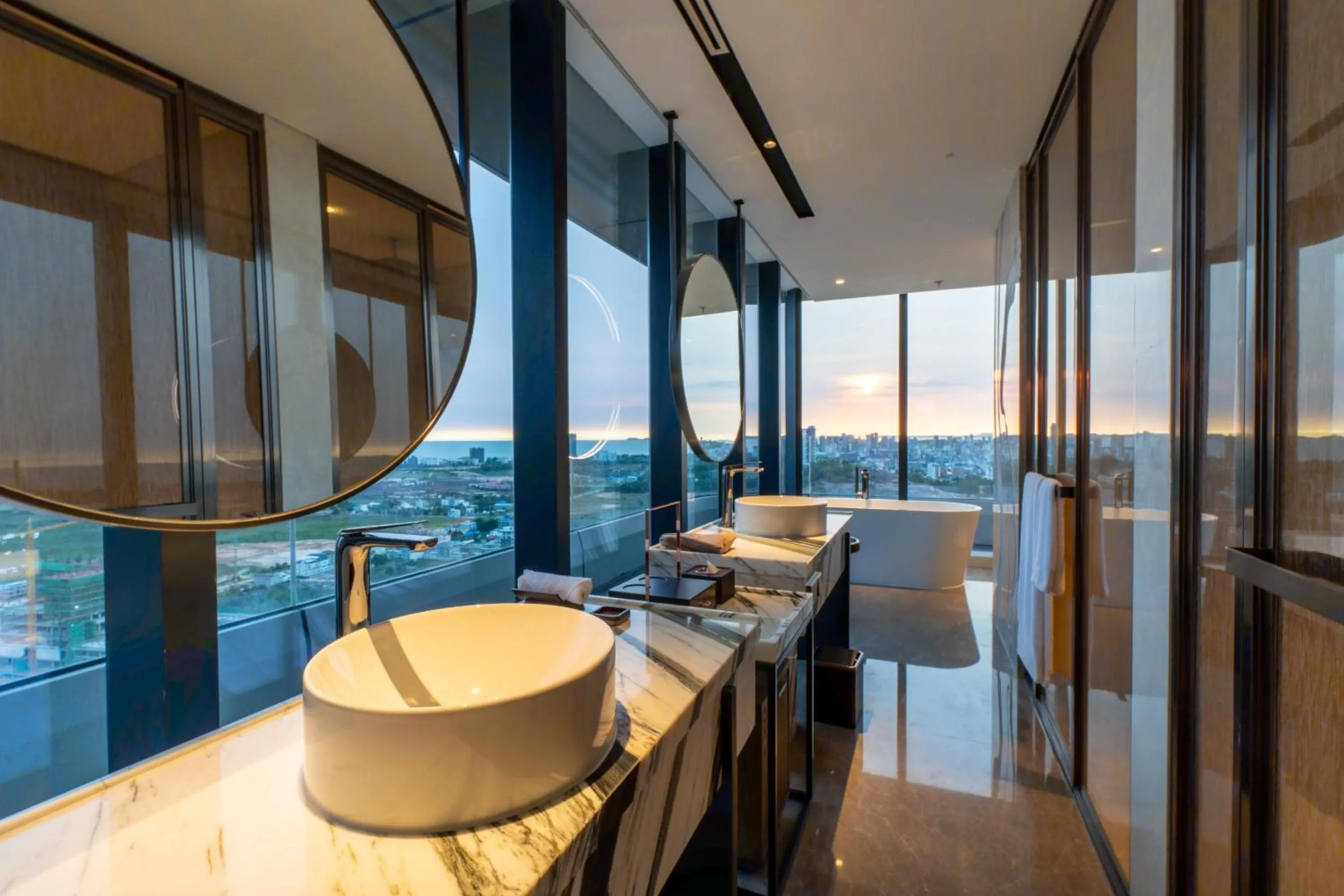 Bathroom in Arjuna Solitaire Hotel