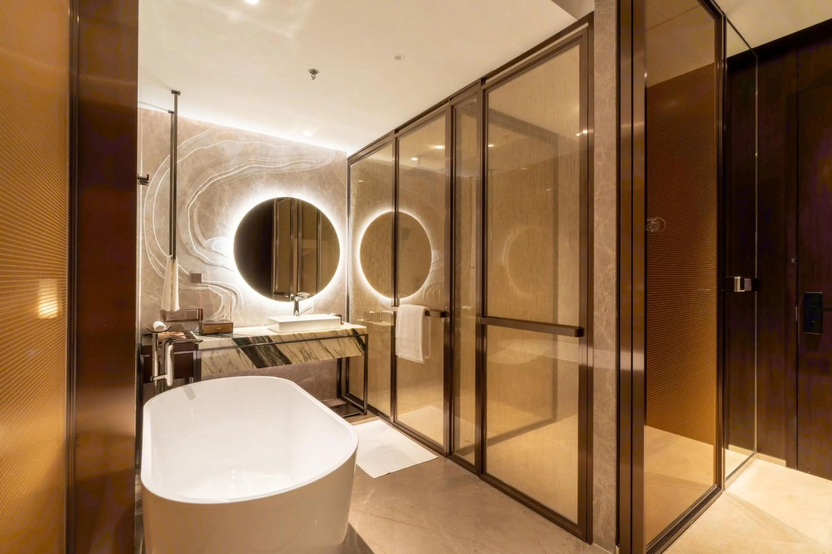 Bathroom in Arjuna Solitaire Hotel