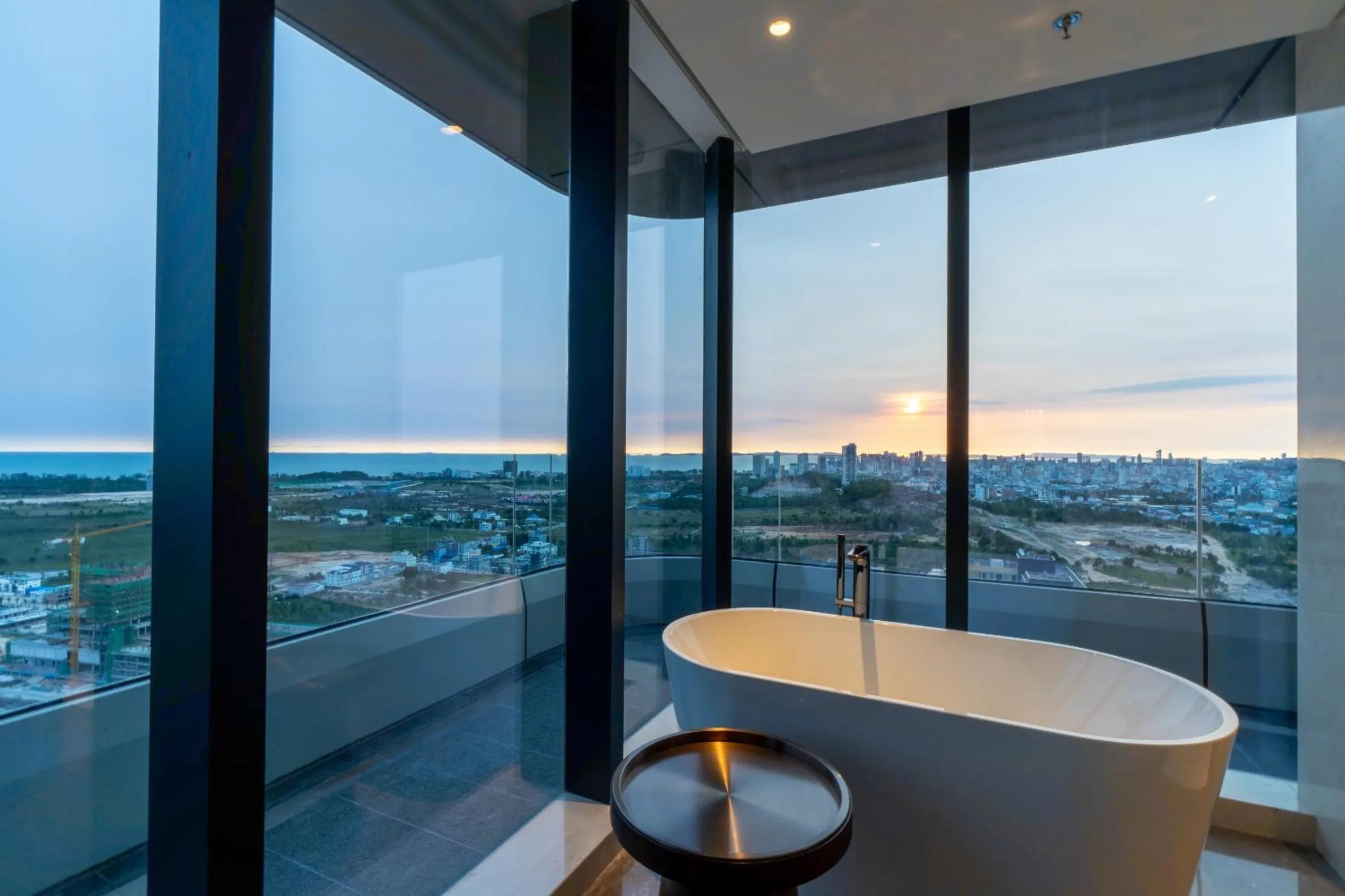 Bathroom in Arjuna Solitaire Hotel