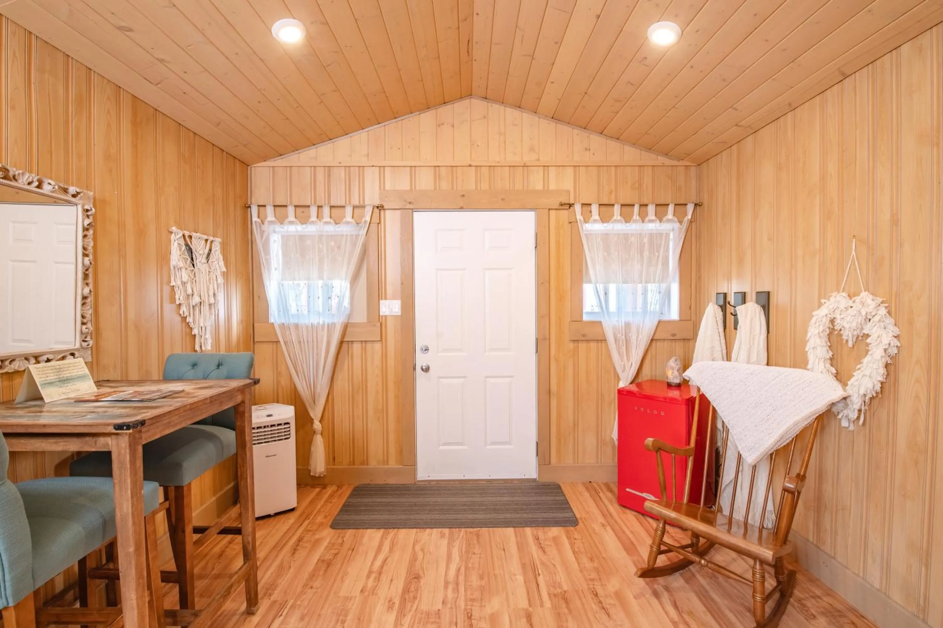 Prairie Junction Rustic Cabins Stettler