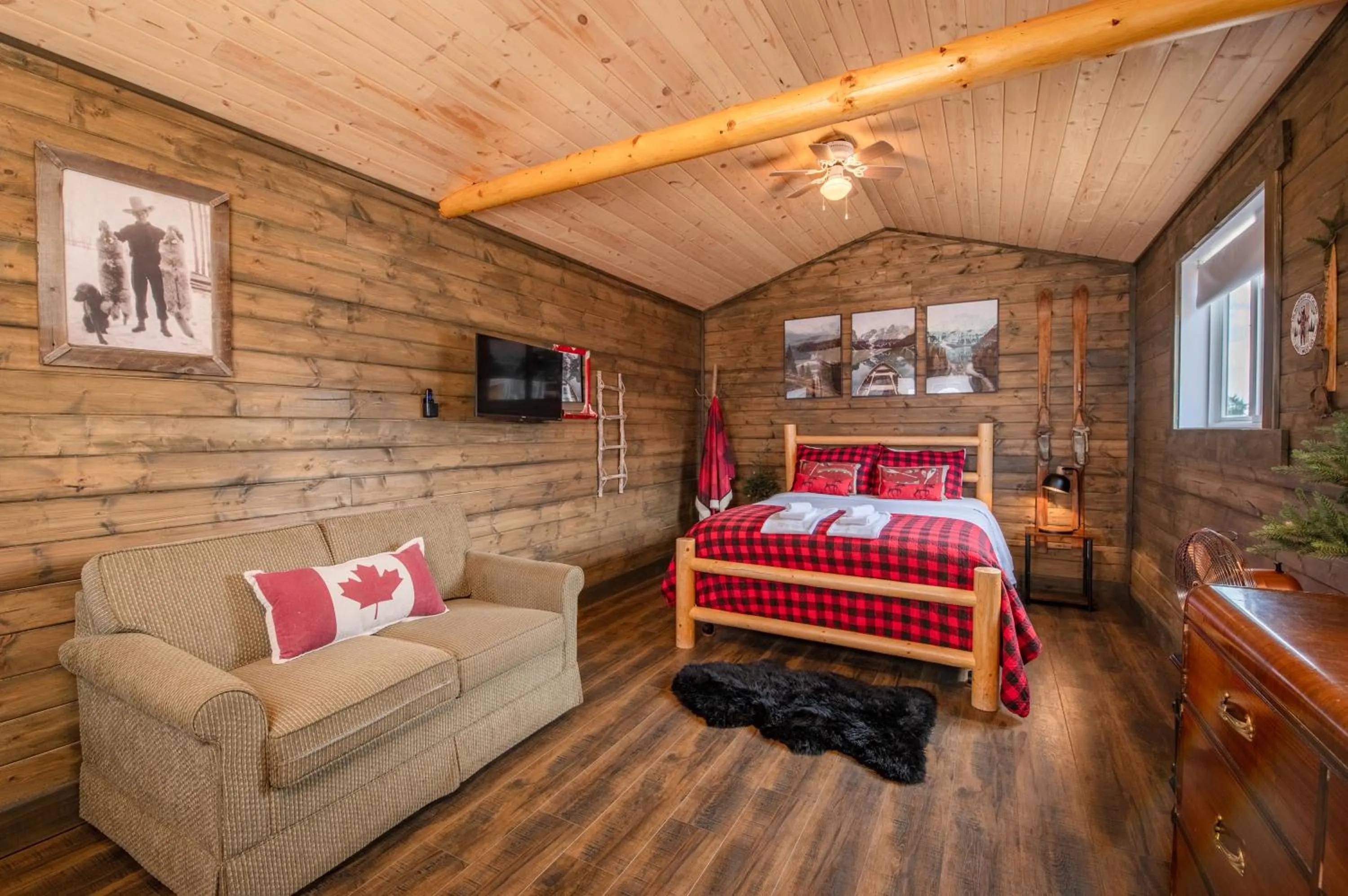 Bed in Prairie Junction Rustic Cabins Stettler