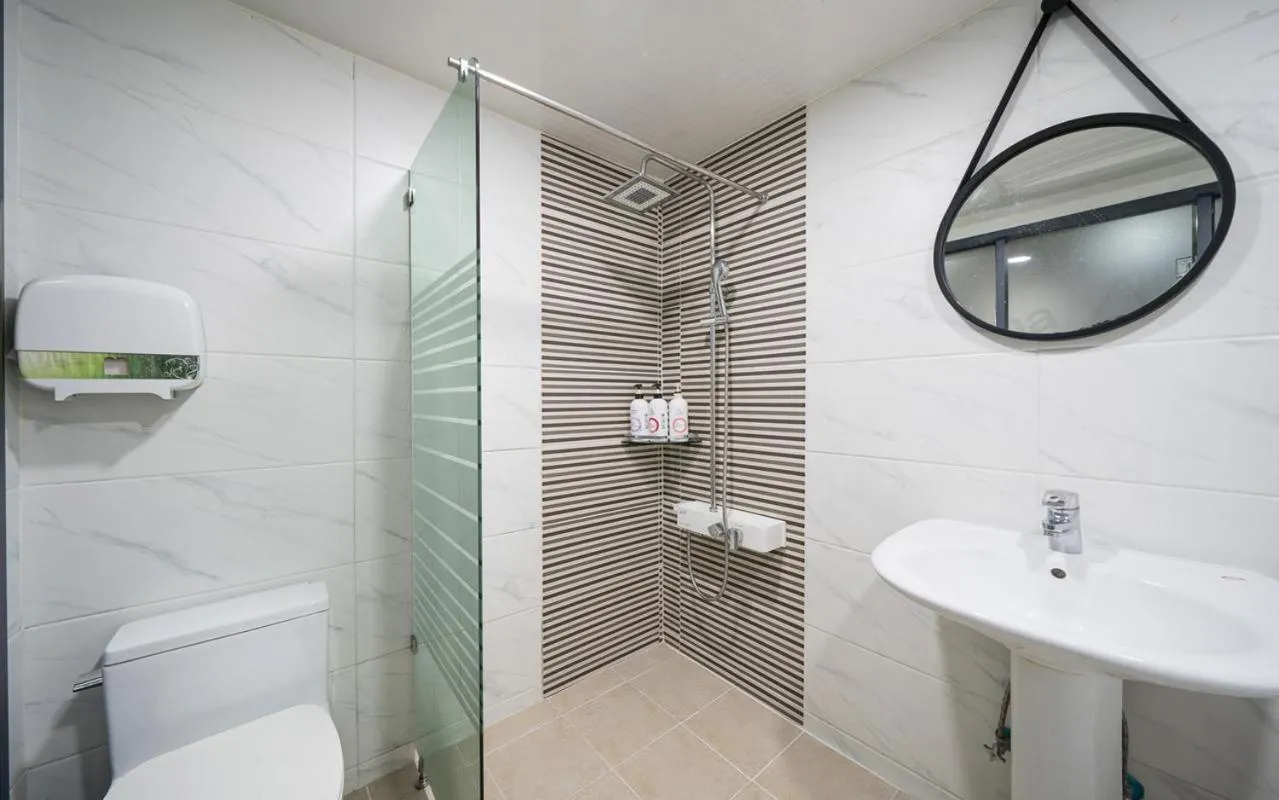 Shower in Daegu Suseong DRAMA