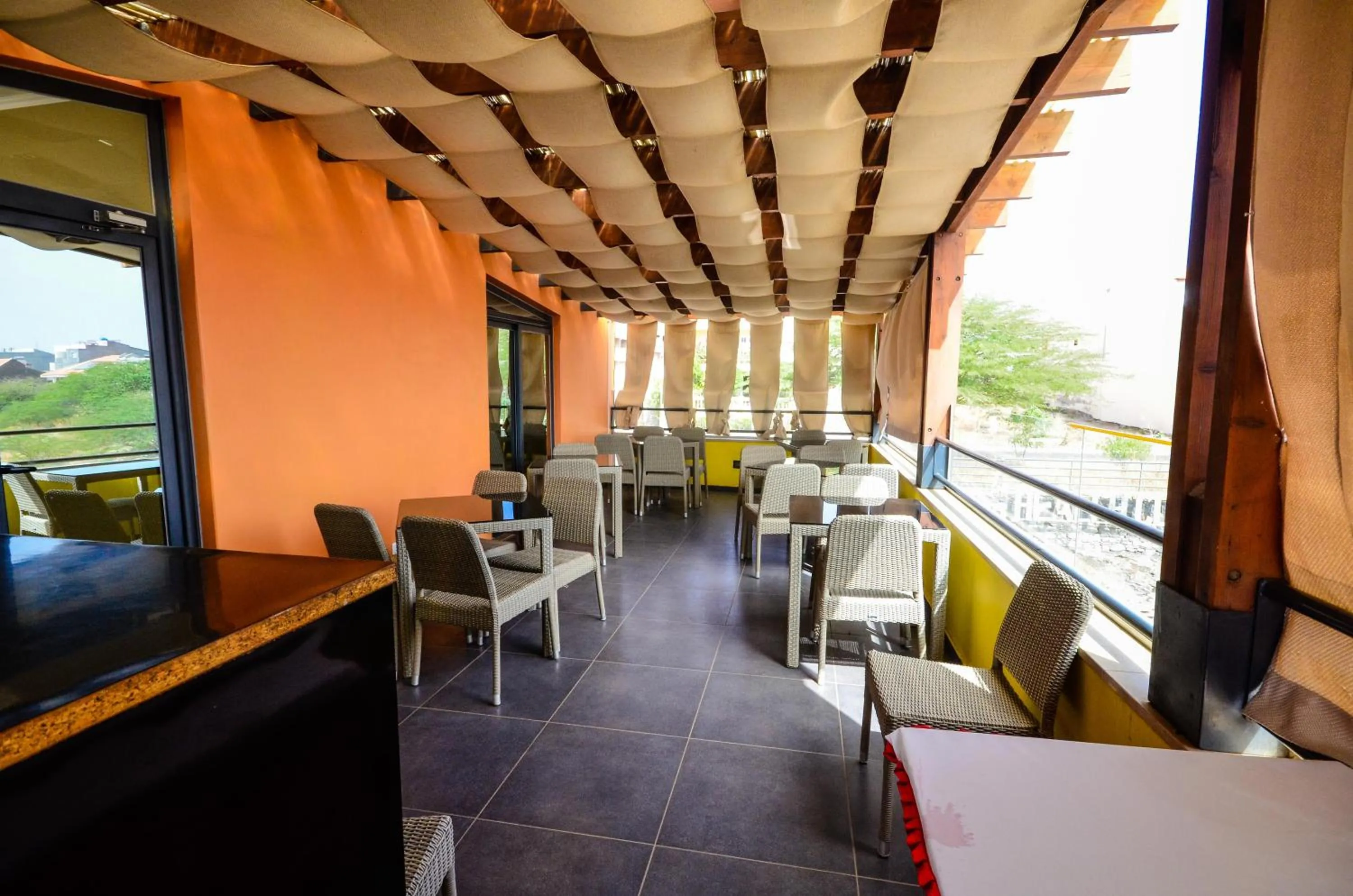 Food and drinks in Vivi Hotel