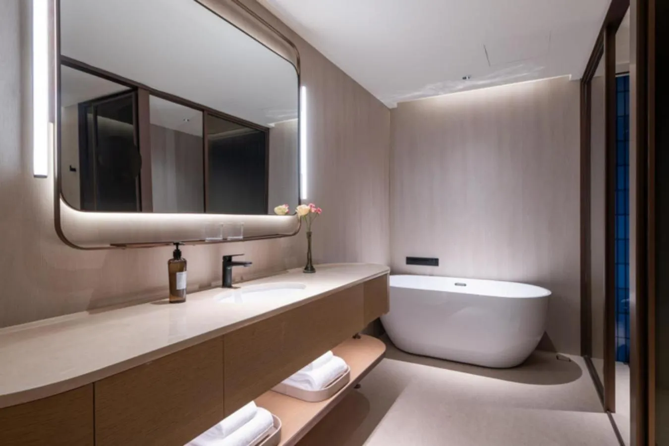 Toilet in Crystal Orange Beijing Tiantan hospital and Head quarters Hotel