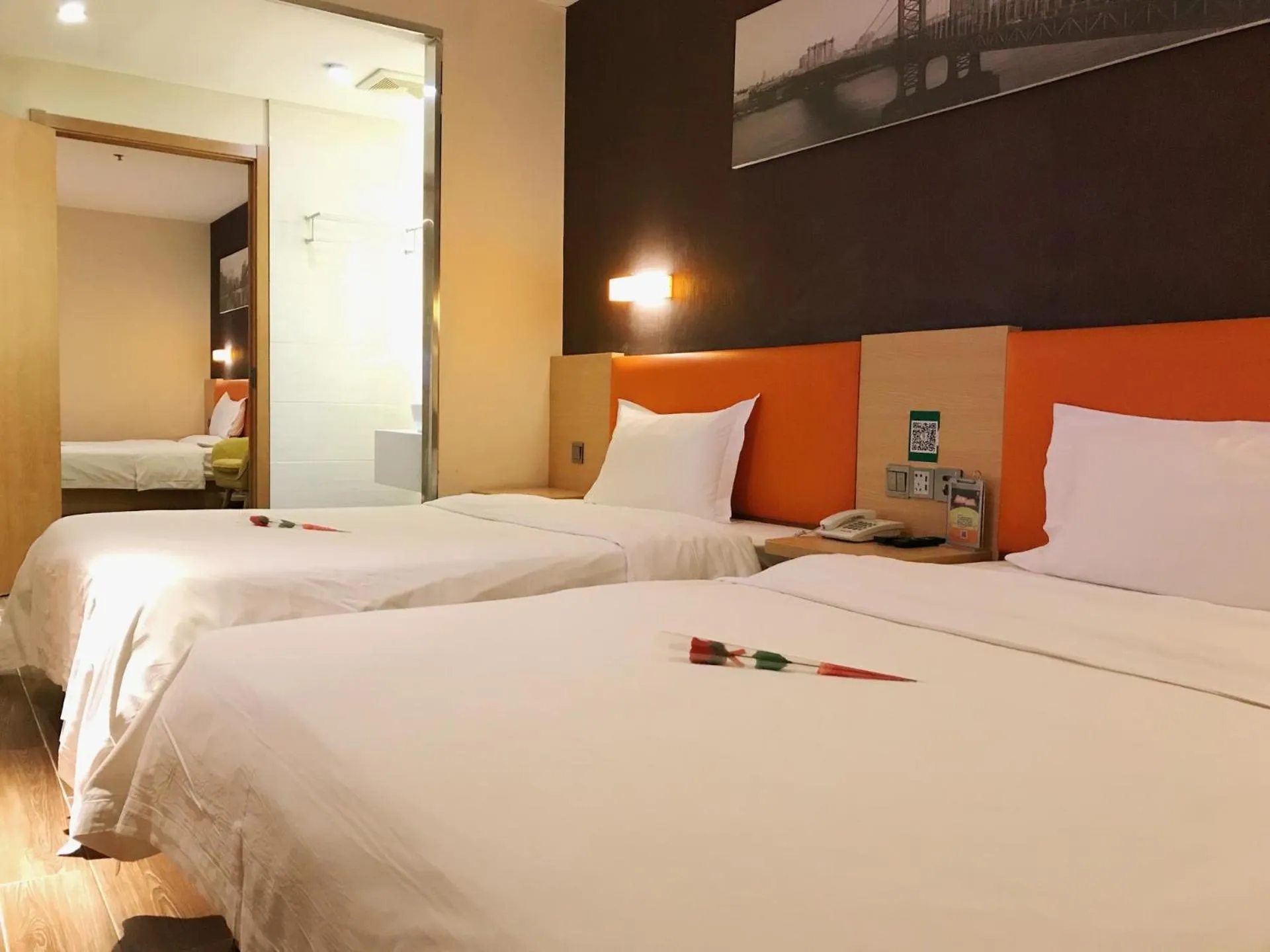 Bed in 7Days Premium Nanjing Xinjiekou Subway Station