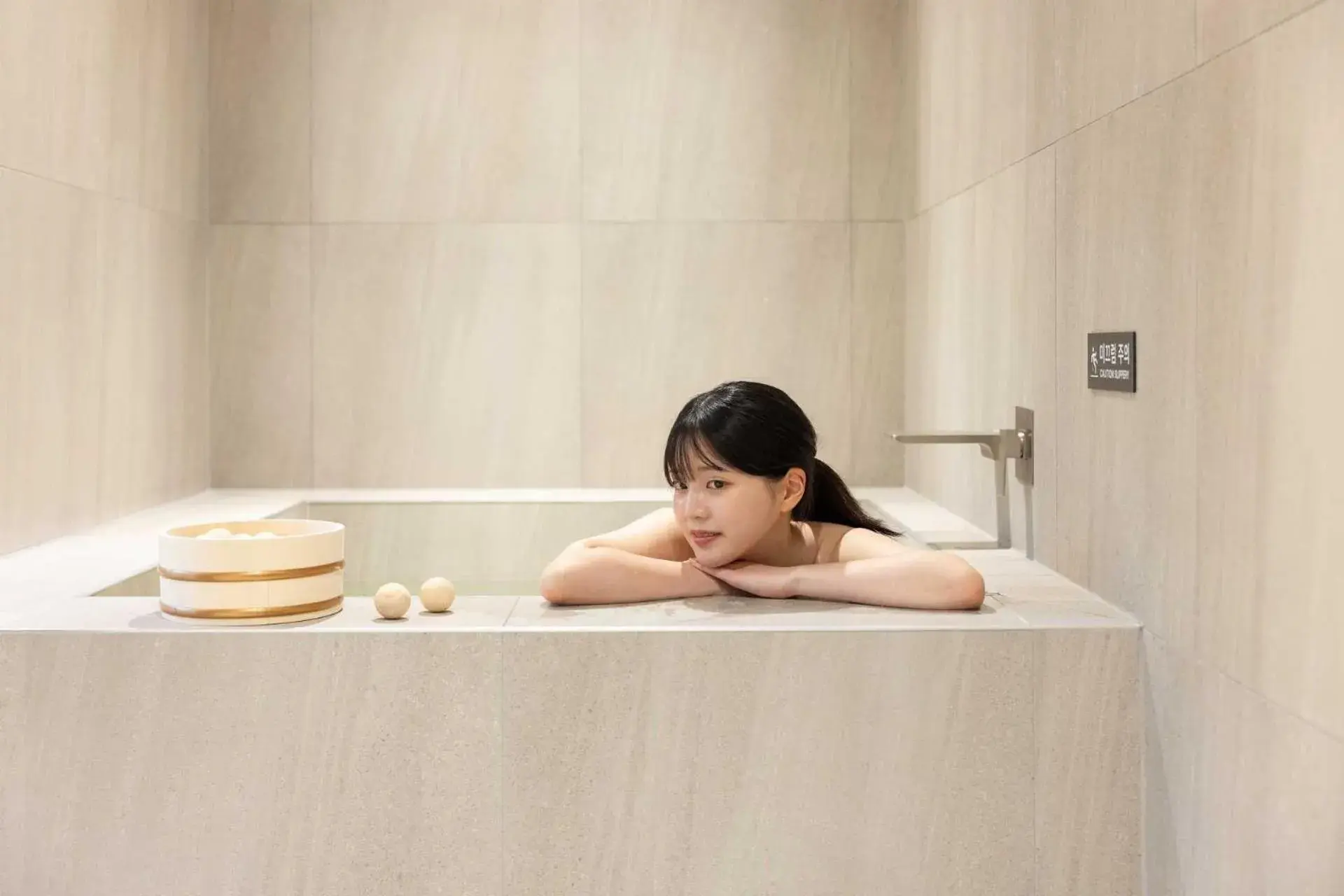 Signature Twin Room with Spa & Sauna in Anook Hotel and Spa Daejeon Yuseong Signature Twin Room with Spa & Sauna in Anook Hotel and Spa Daejeon Yuseong