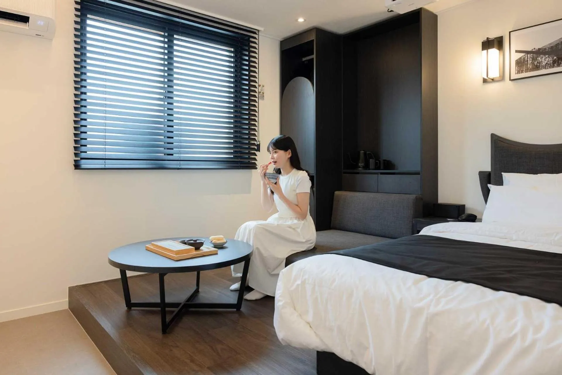 Photo of the whole room, Bed in Anook Hotel and Spa Daejeon Yuseong