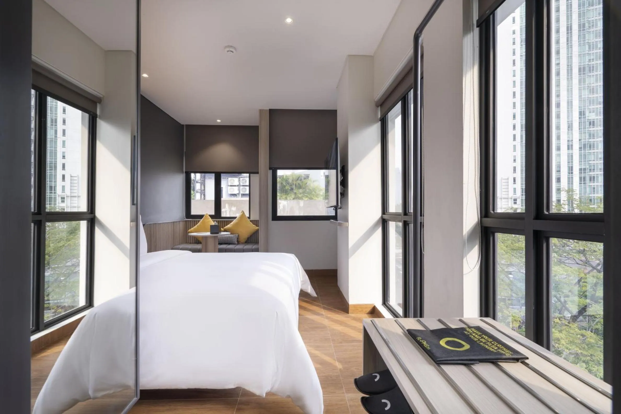 Bed in ROOMS INC Sudirman Jakarta