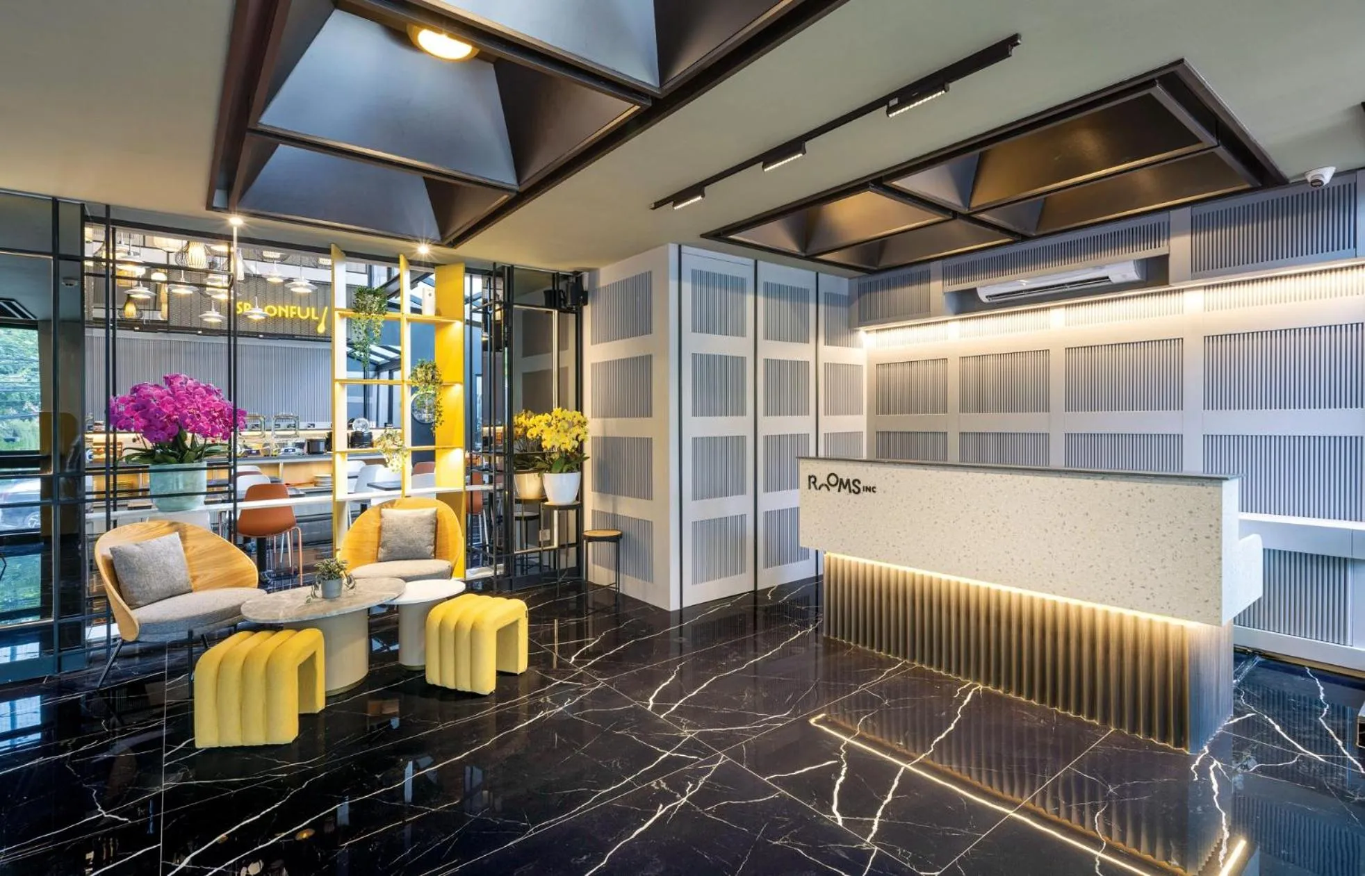 Lobby or reception in ROOMS INC Sudirman Jakarta