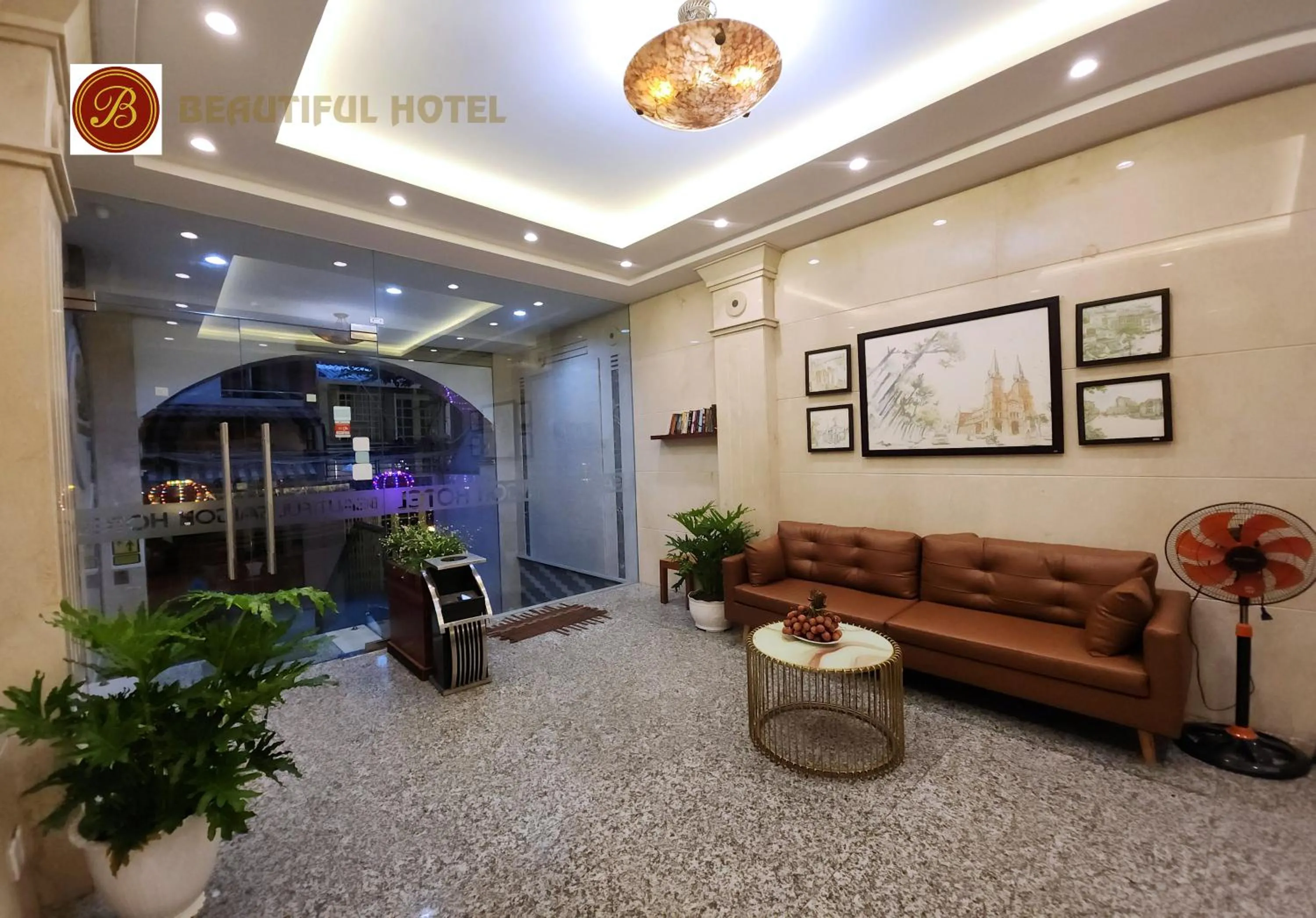 Communal lounge/ TV room in Beautiful Hotel Bui vien