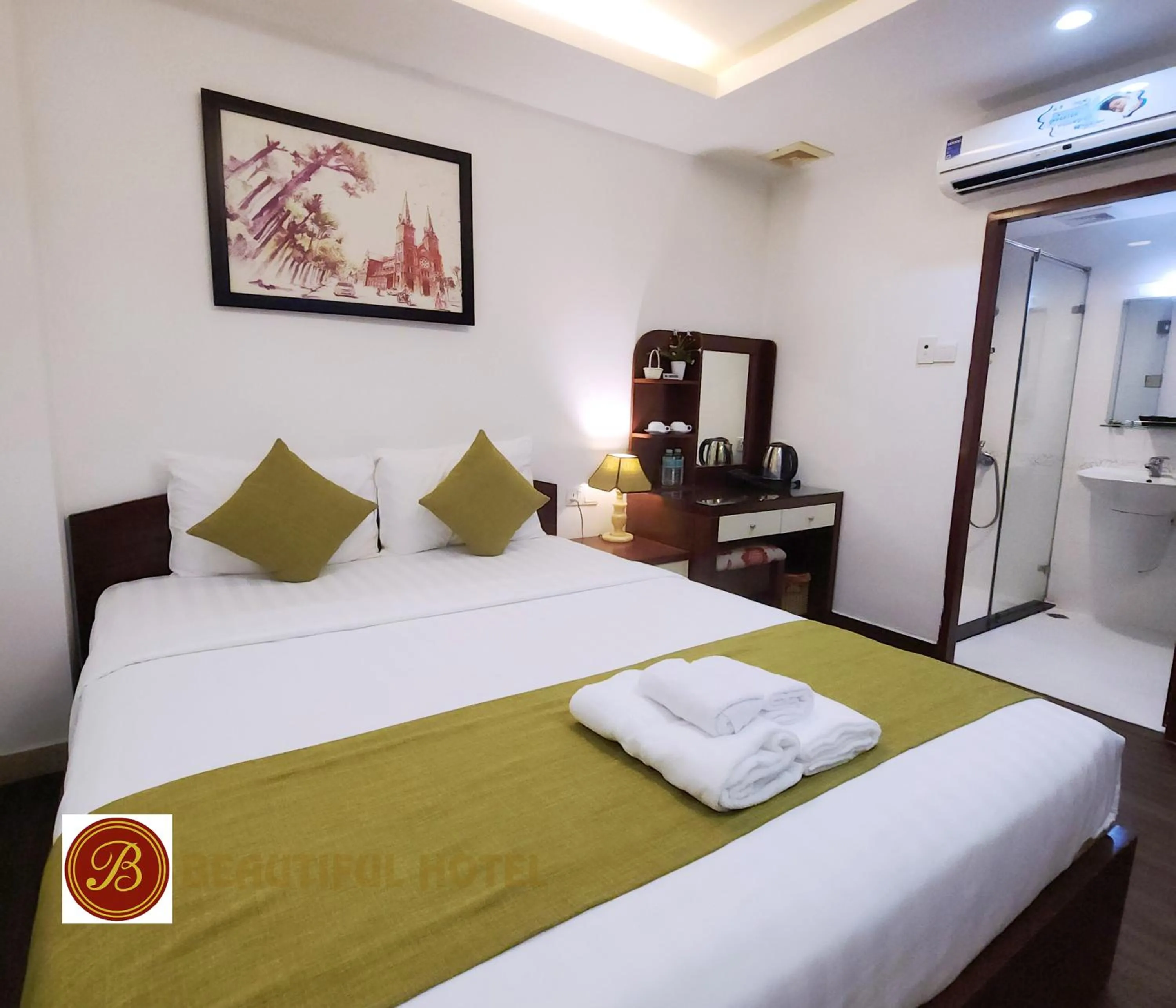 Bed in Beautiful Hotel Bui vien