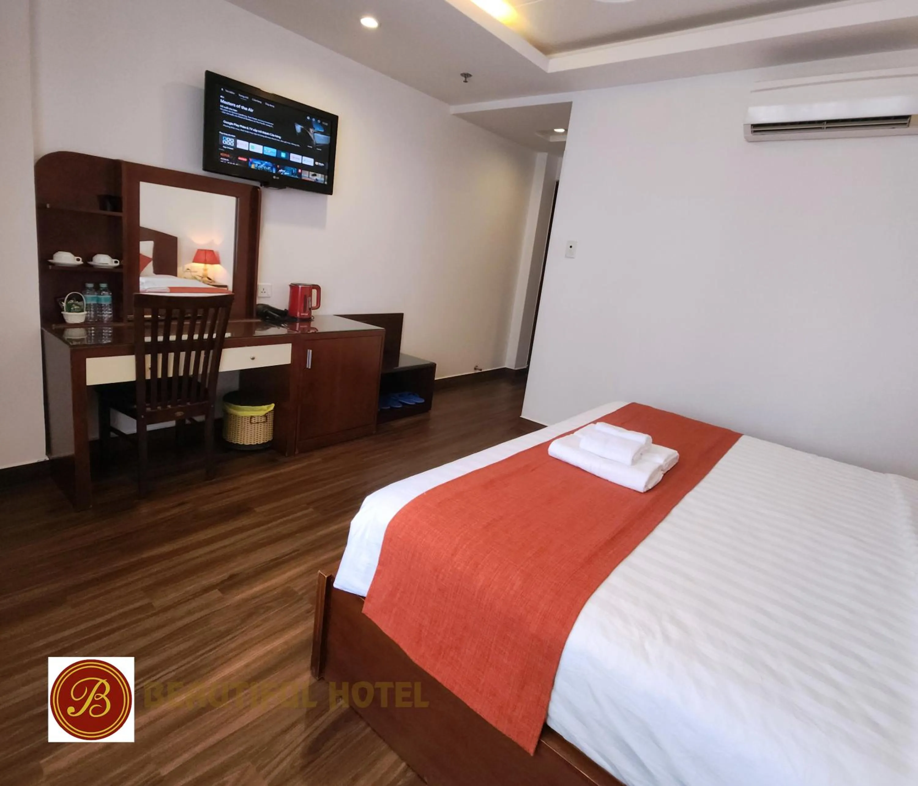 Bed in Beautiful Hotel Bui vien