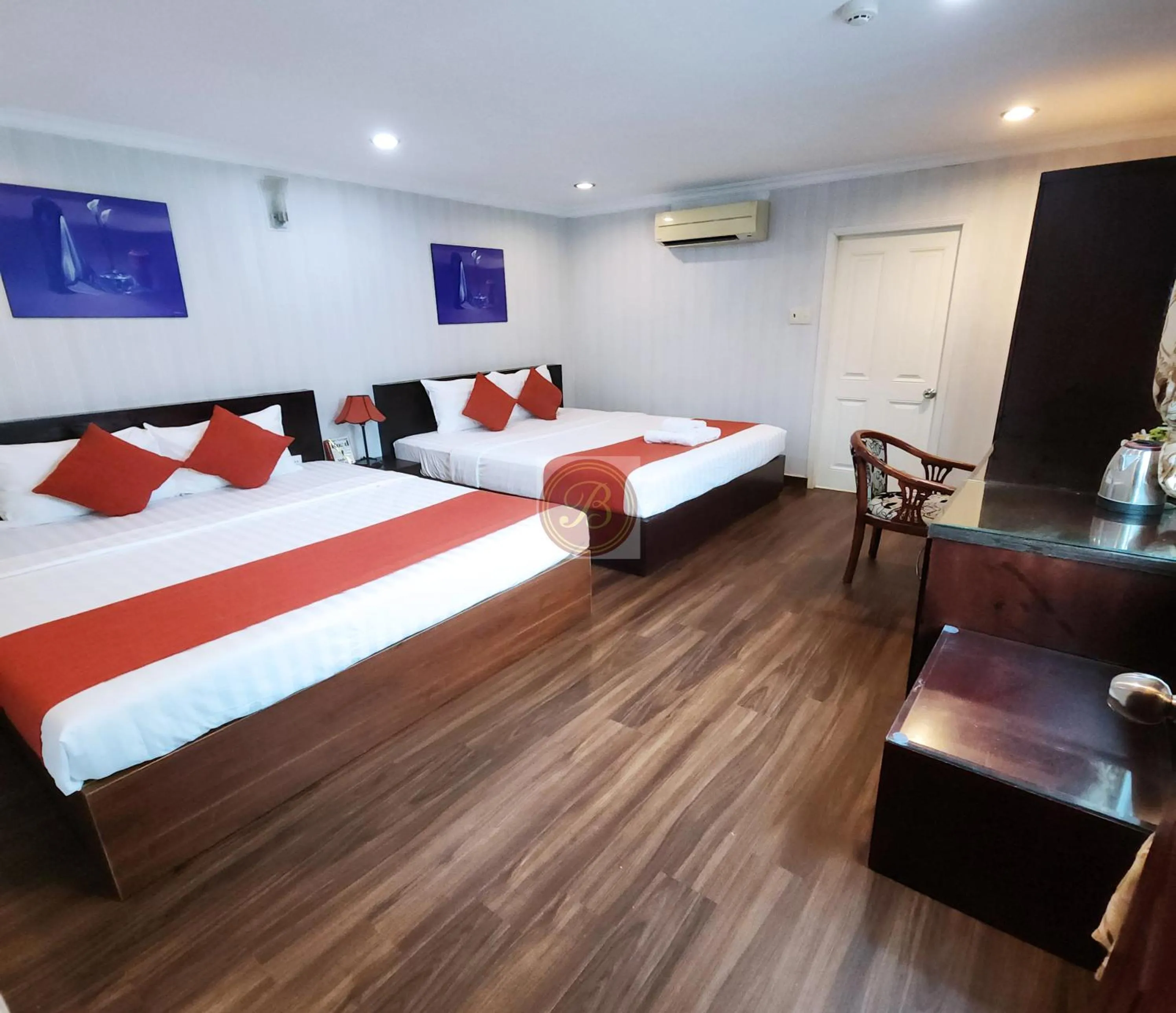 Bed in Beautiful Hotel Bui vien