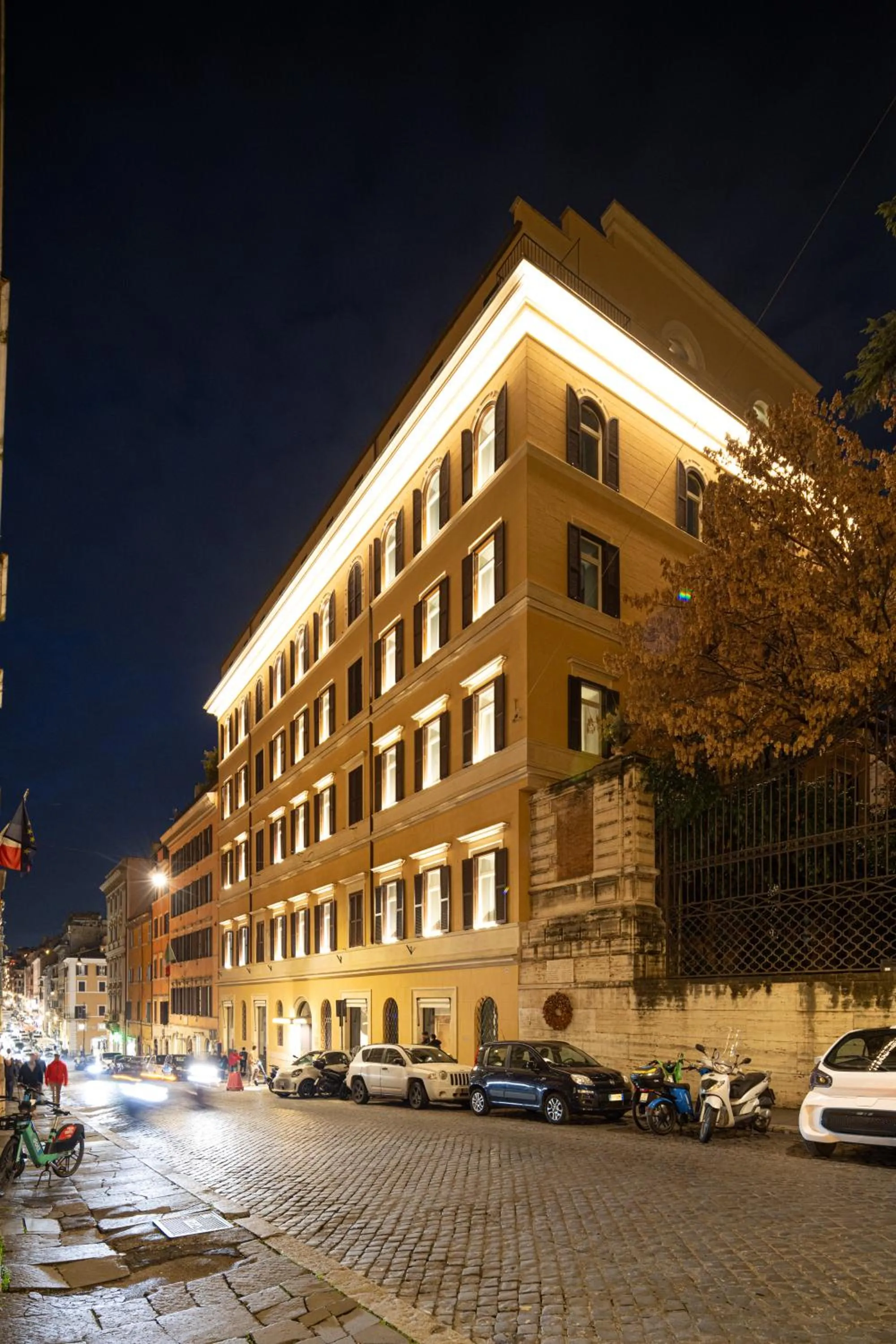 Property building in Palazzo 4 Fontane 12