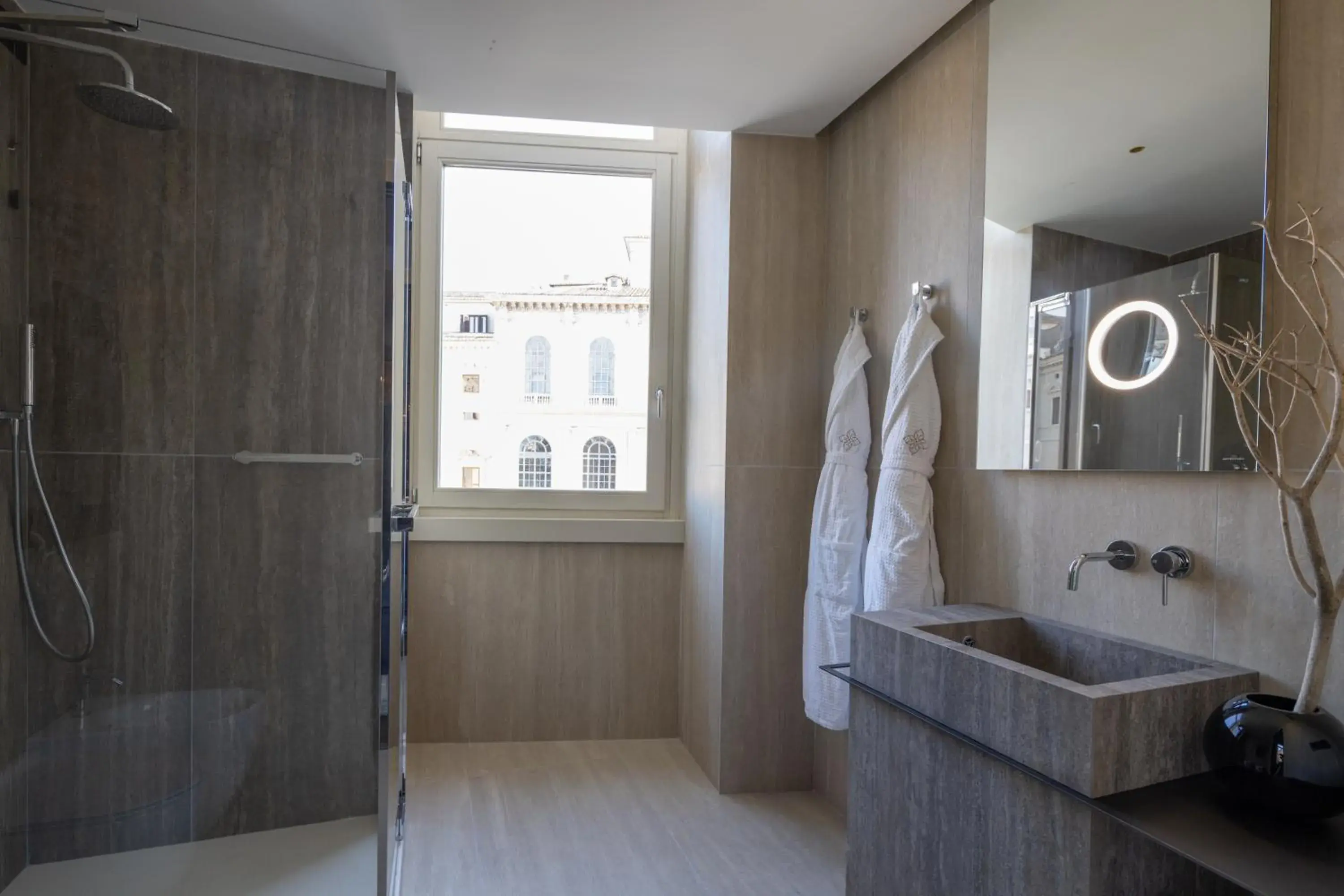 Triple Room with Garden View in Palazzo 4 Fontane 12 Triple Room with Garden View in Palazzo 4 Fontane 12