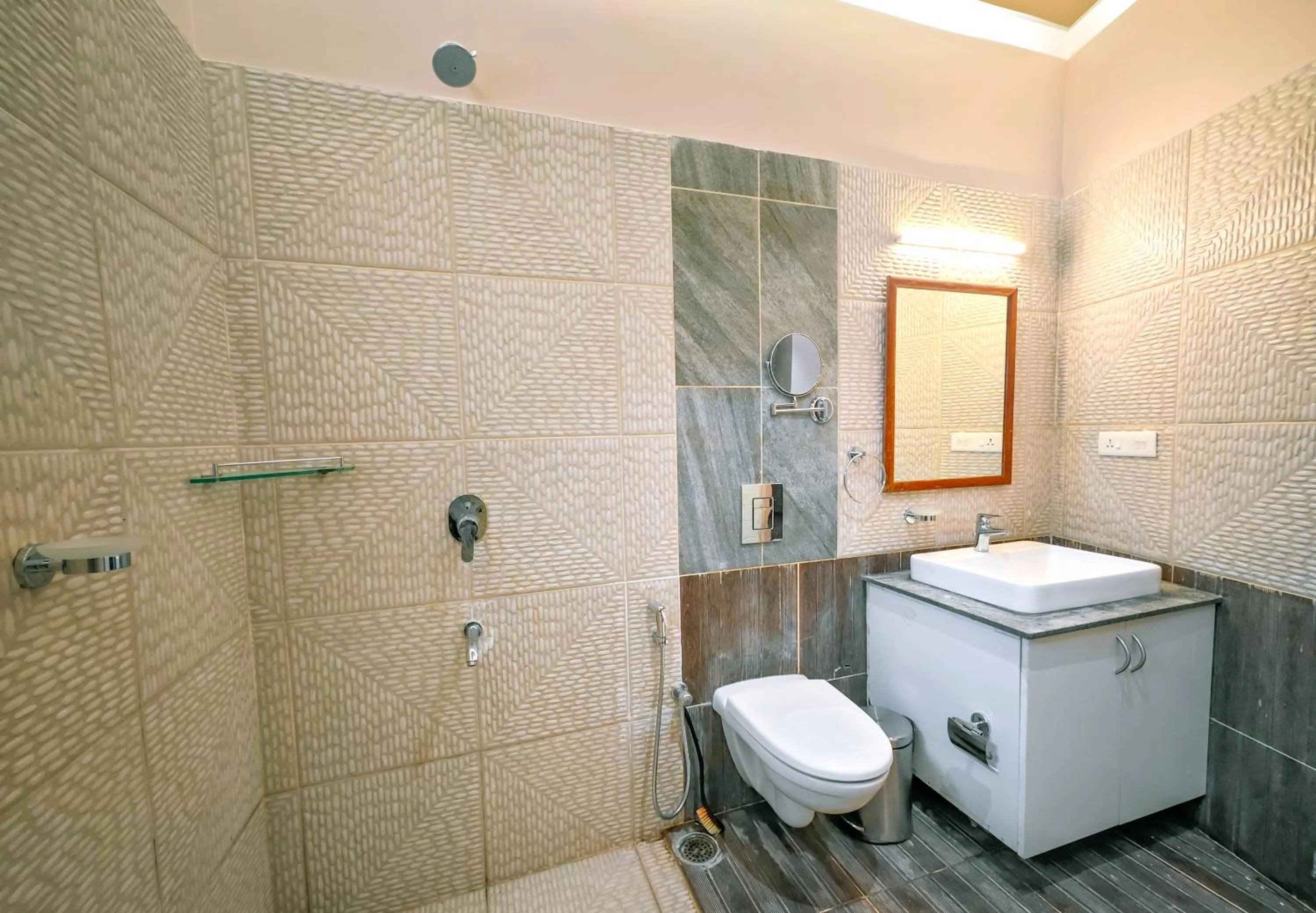 Shower in Ibex Resorts, Coonoor - Tapas