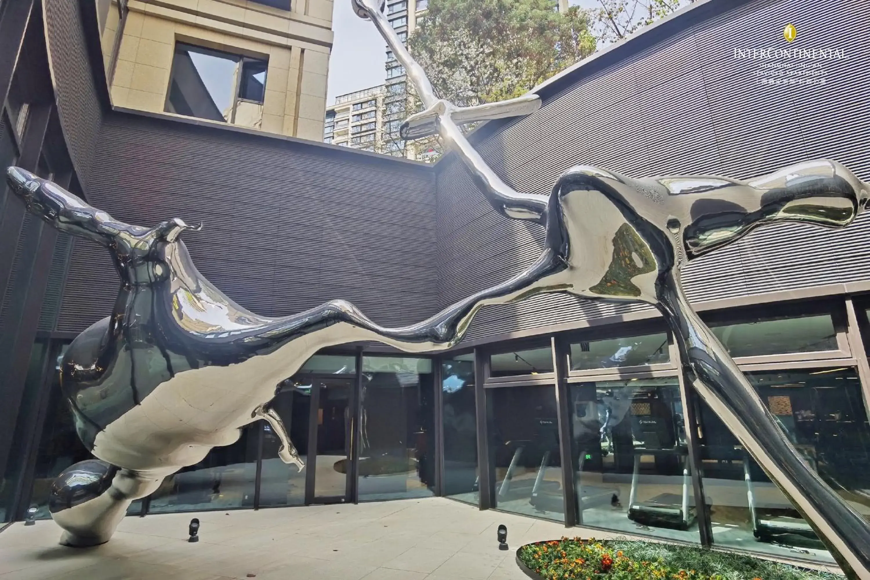 Lobby or reception in InterContinental Hotels Shanghai Jing'An Ser Apt.by IHG Lobby or reception in InterContinental Hotels Shanghai Jing'An Ser Apt.by IHG