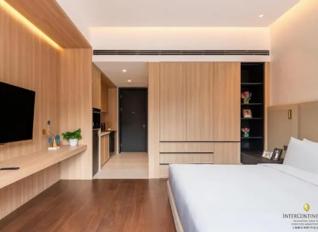 Bed in InterContinental Hotels Shanghai Jing'An Ser Apt.by IHG