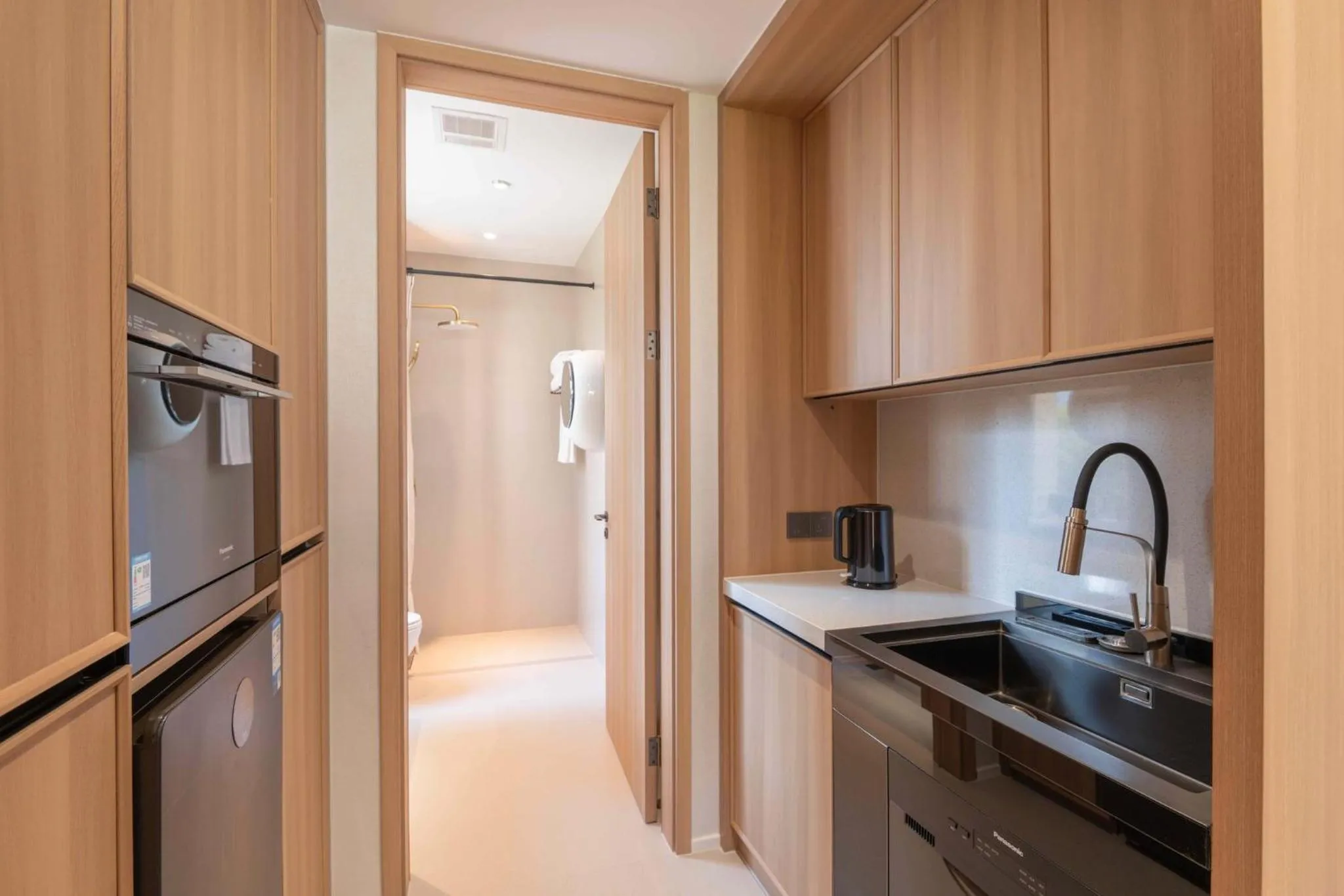 Photo of the whole room in InterContinental Hotels Shanghai Jing'An Ser Apt.by IHG