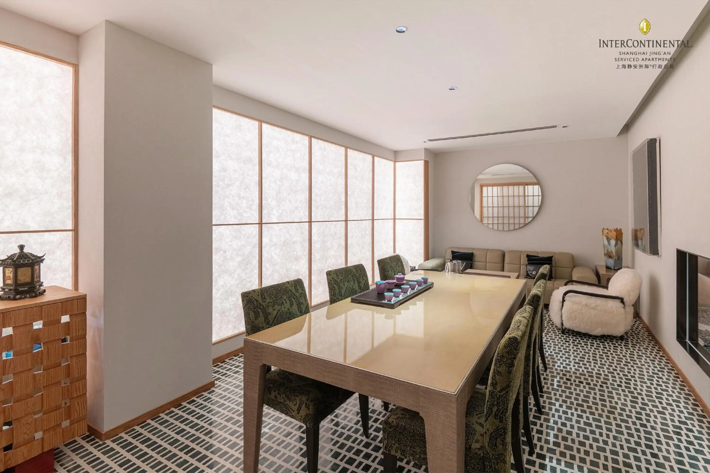 Meeting/conference room in InterContinental Hotels Shanghai Jing'An Ser Apt.by IHG