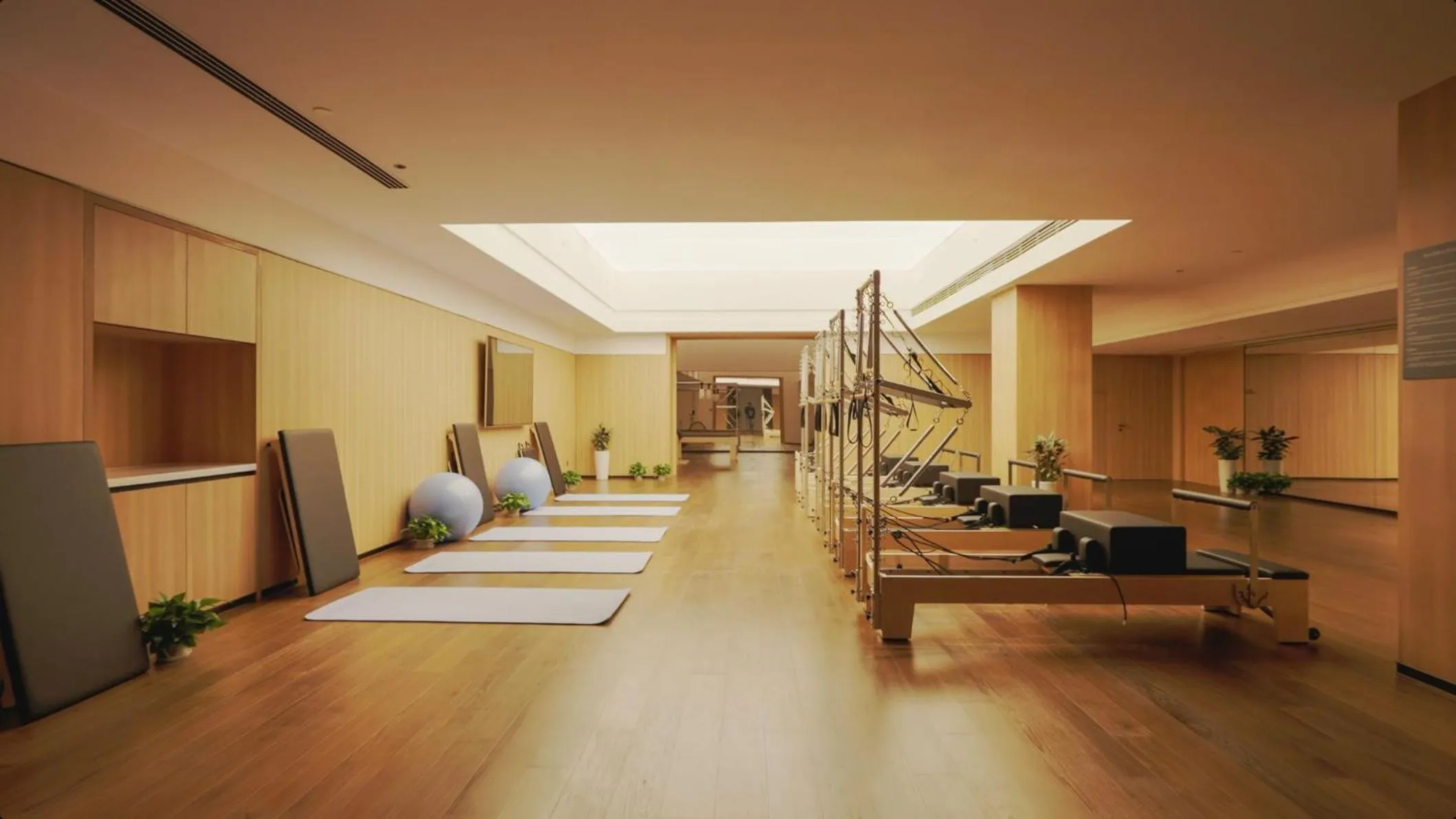 Fitness centre/facilities in InterContinental Hotels Shanghai Jing'An Ser Apt.by IHG