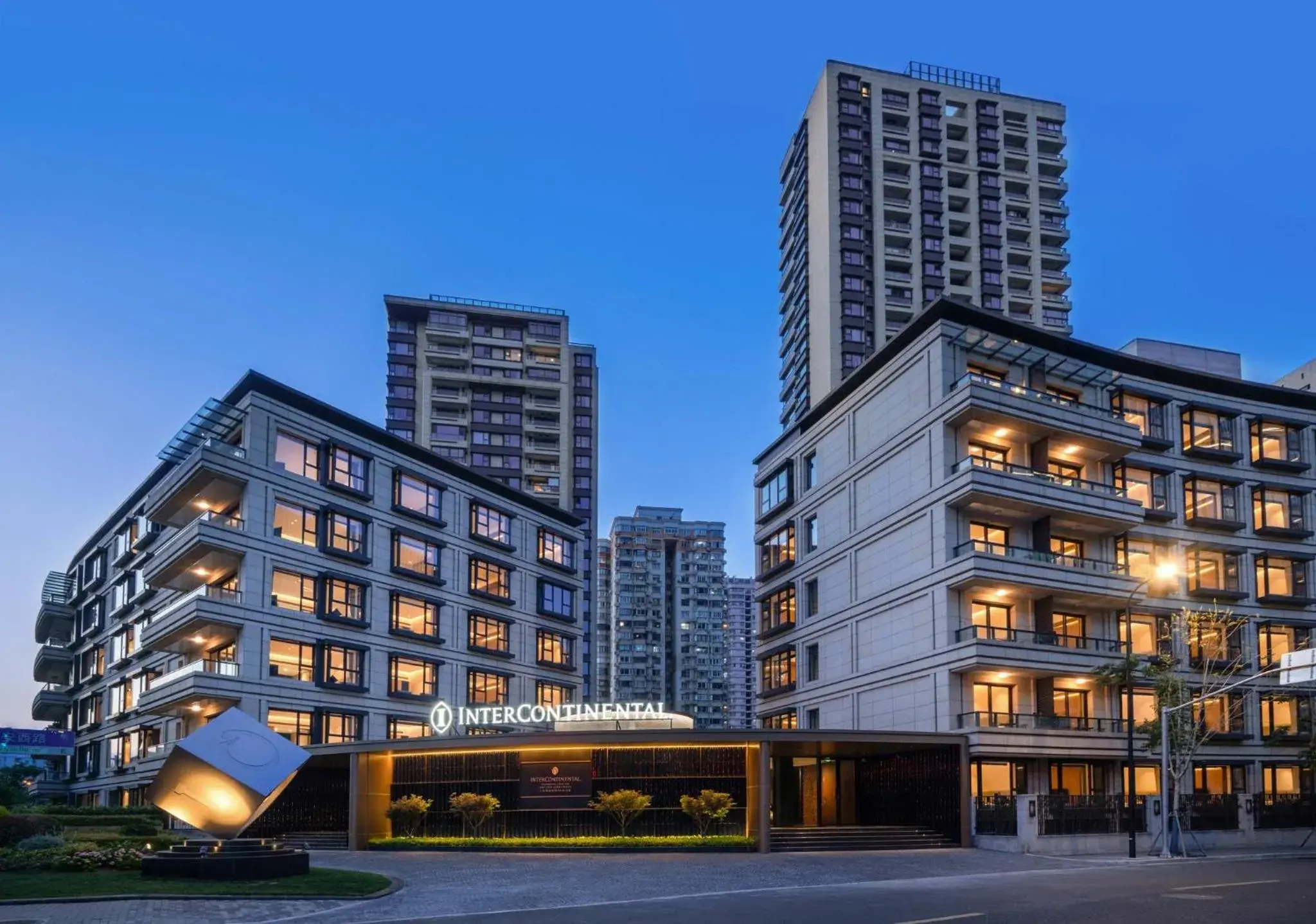 Property building in InterContinental Hotels Shanghai Jing'An Ser Apt.by IHG Property building in InterContinental Hotels Shanghai Jing'An Ser Apt.by IHG