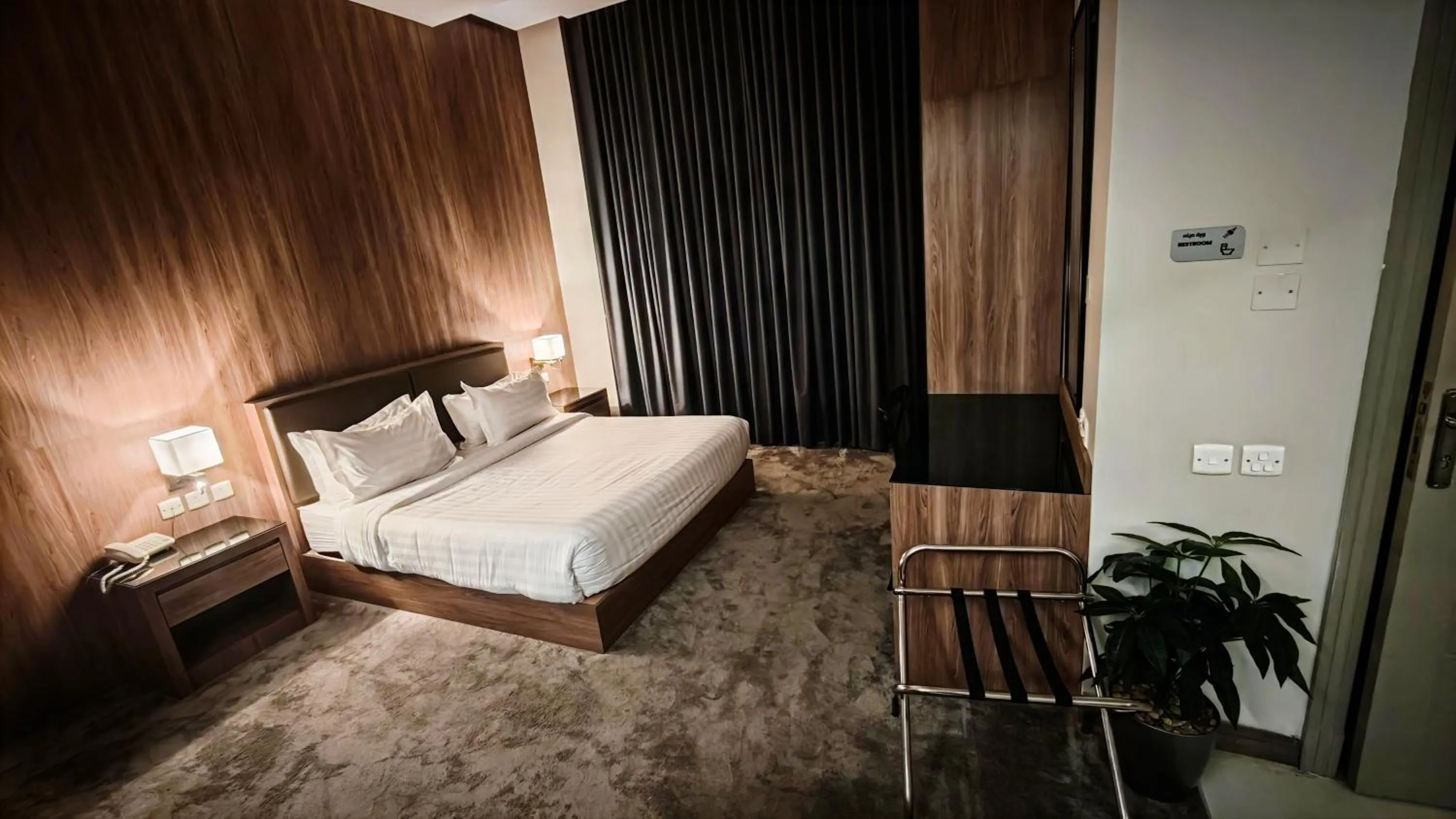 Bed in Land Walk Al Aqiq
