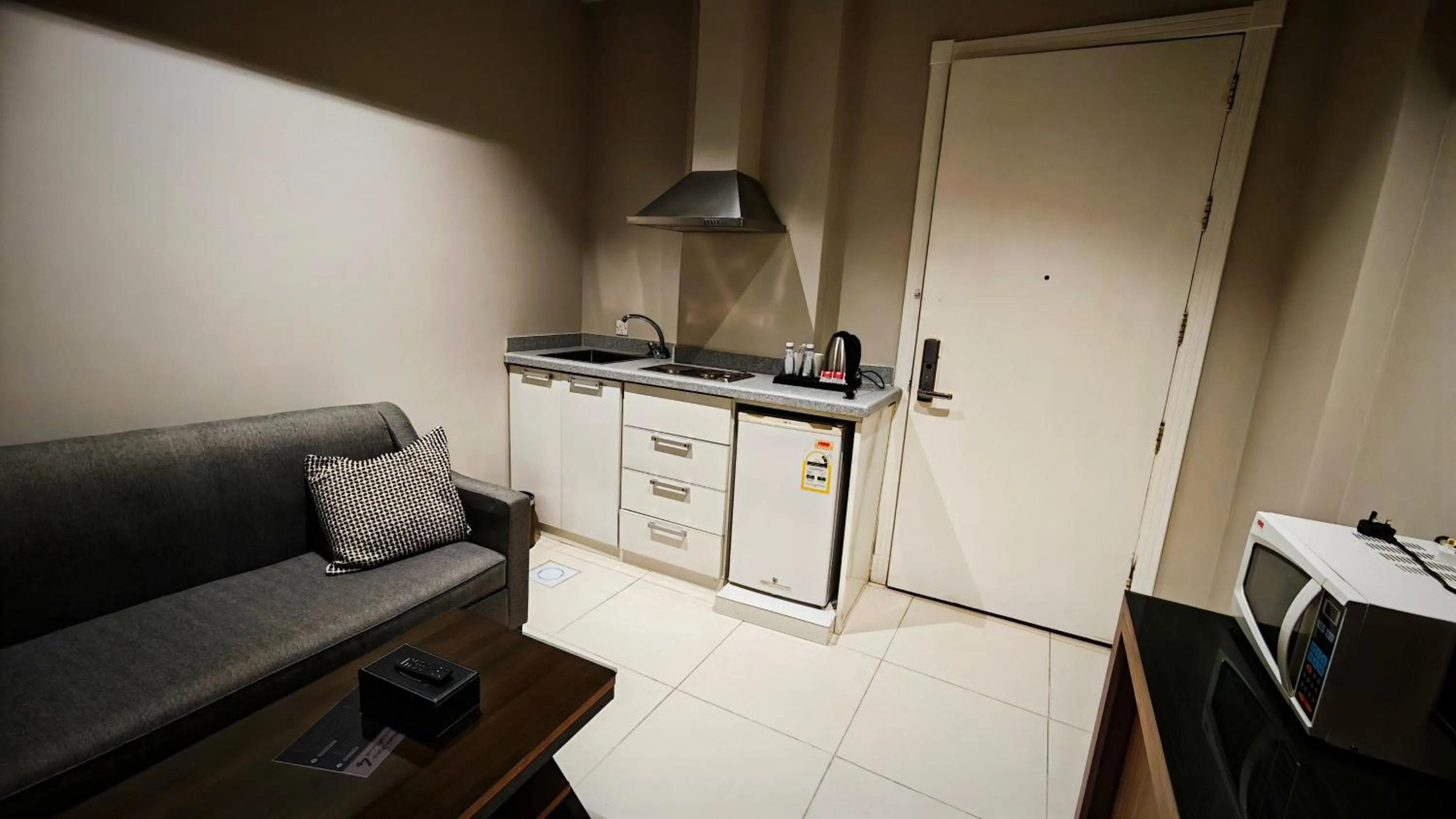 Kitchen or kitchenette in Land Walk Al Aqiq