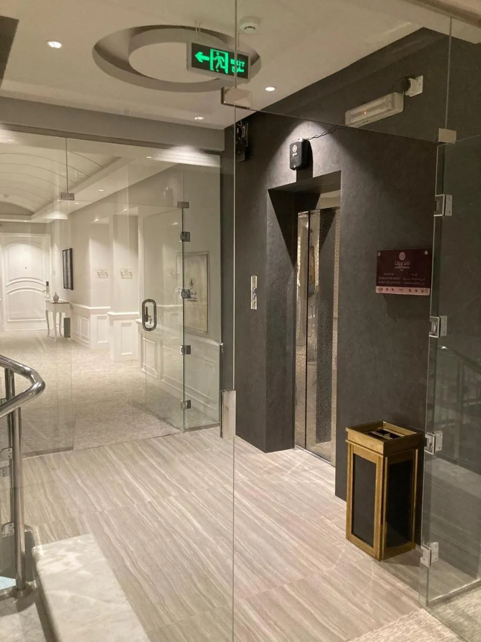 elevator in Land Walk Al Aqiq