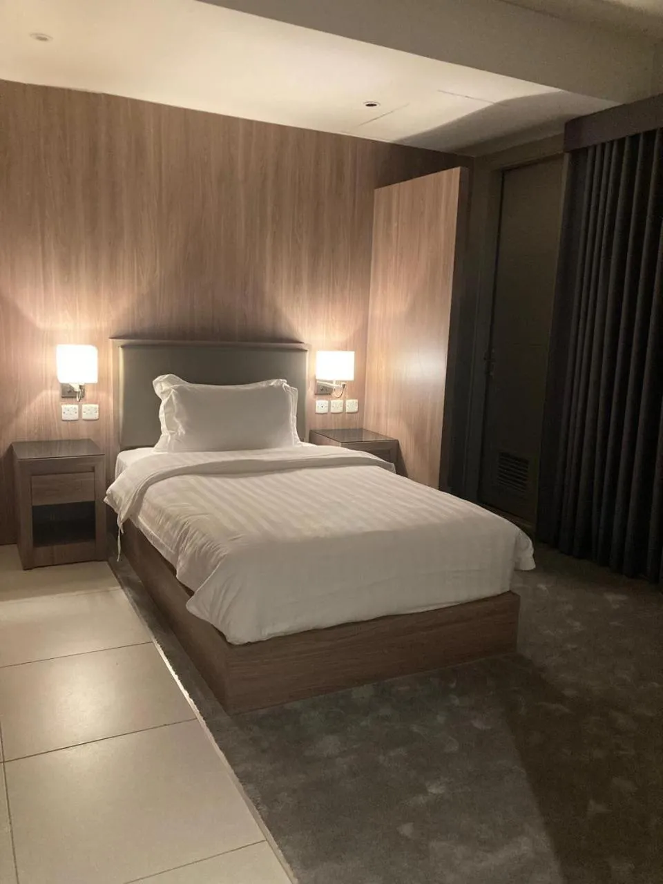 Bed in Land Walk Al Aqiq