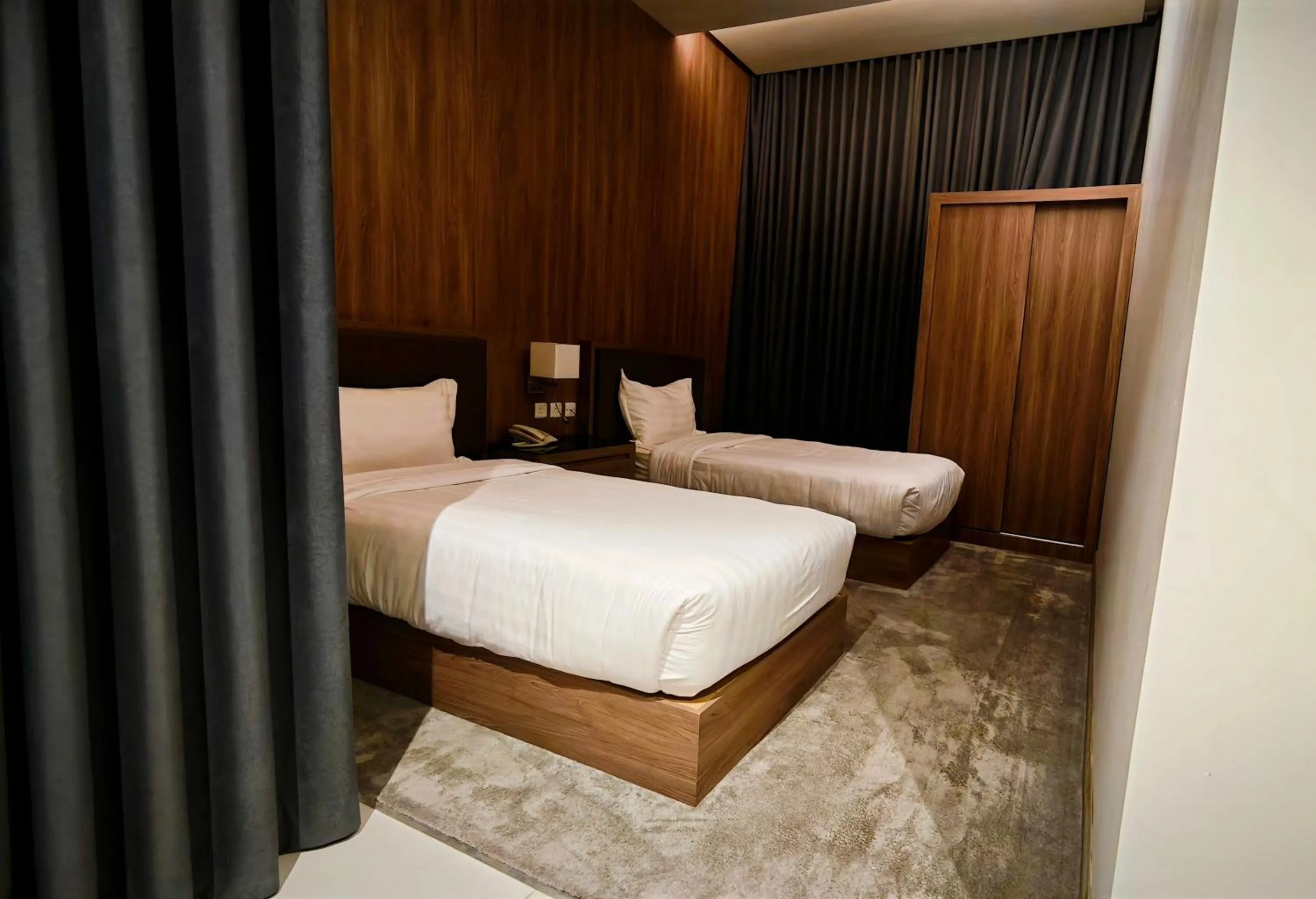 Bed in Land Walk Al Aqiq