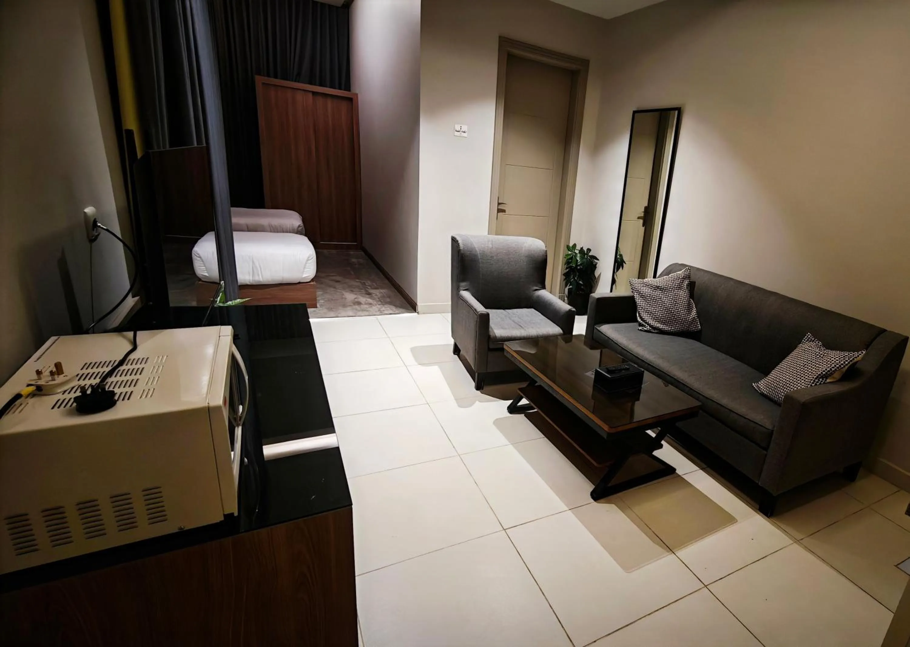 TV and multimedia in Land Walk Al Aqiq