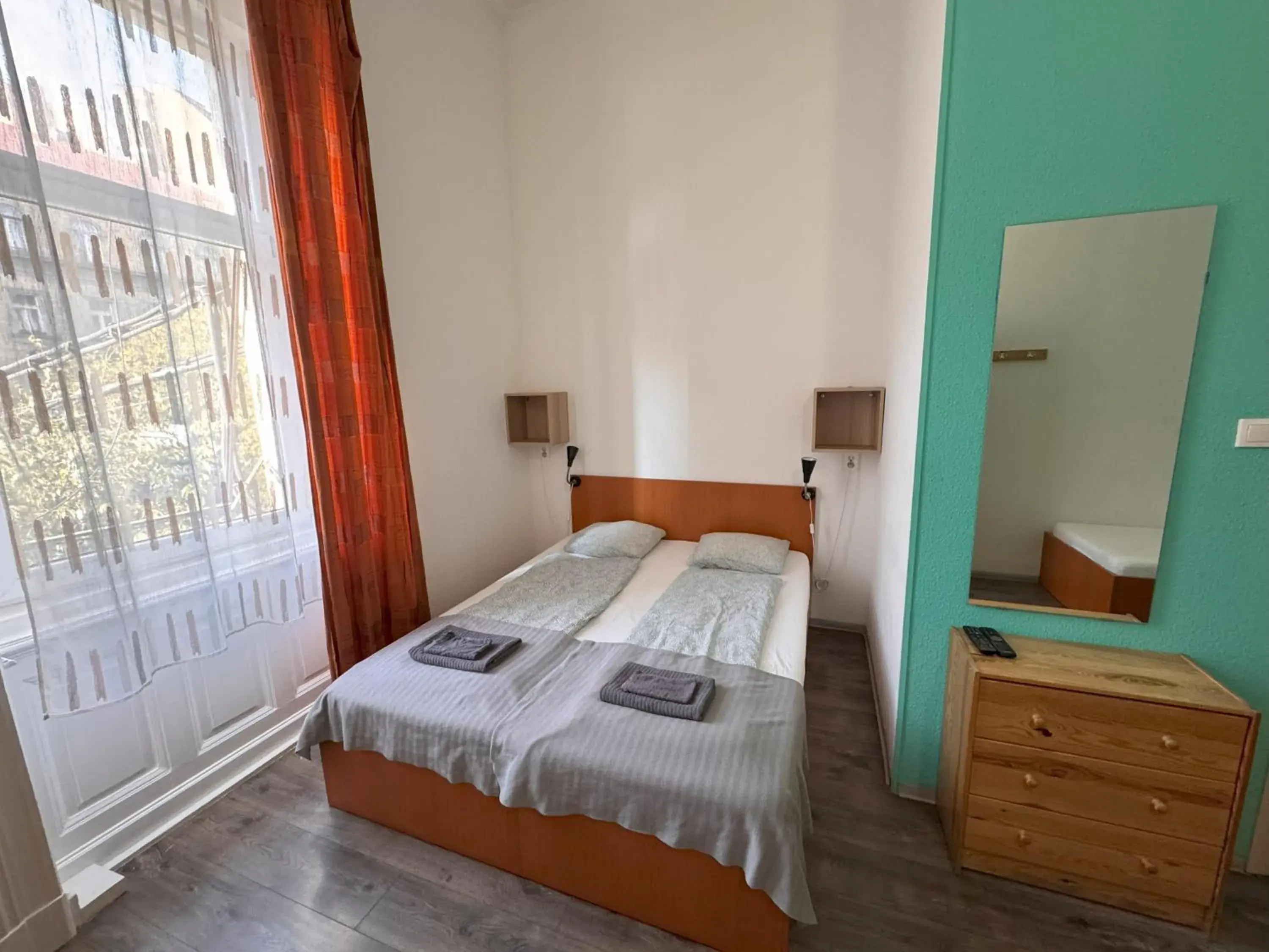 Triple Room in Omega Guesthouse Budapest Triple Room in Omega Guesthouse Budapest