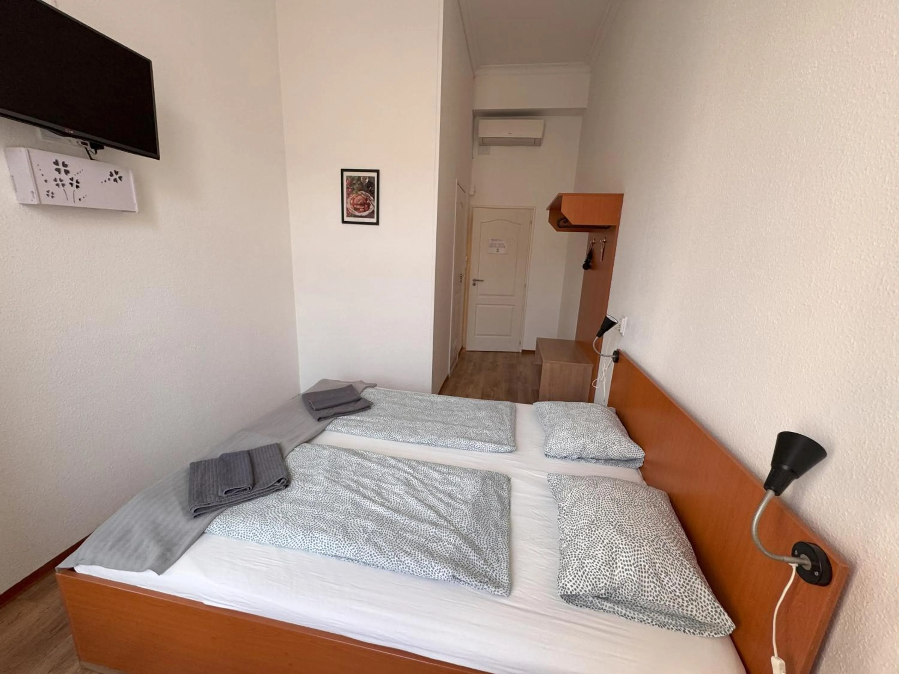 Photo of the whole room, Bed in Omega Guesthouse Budapest