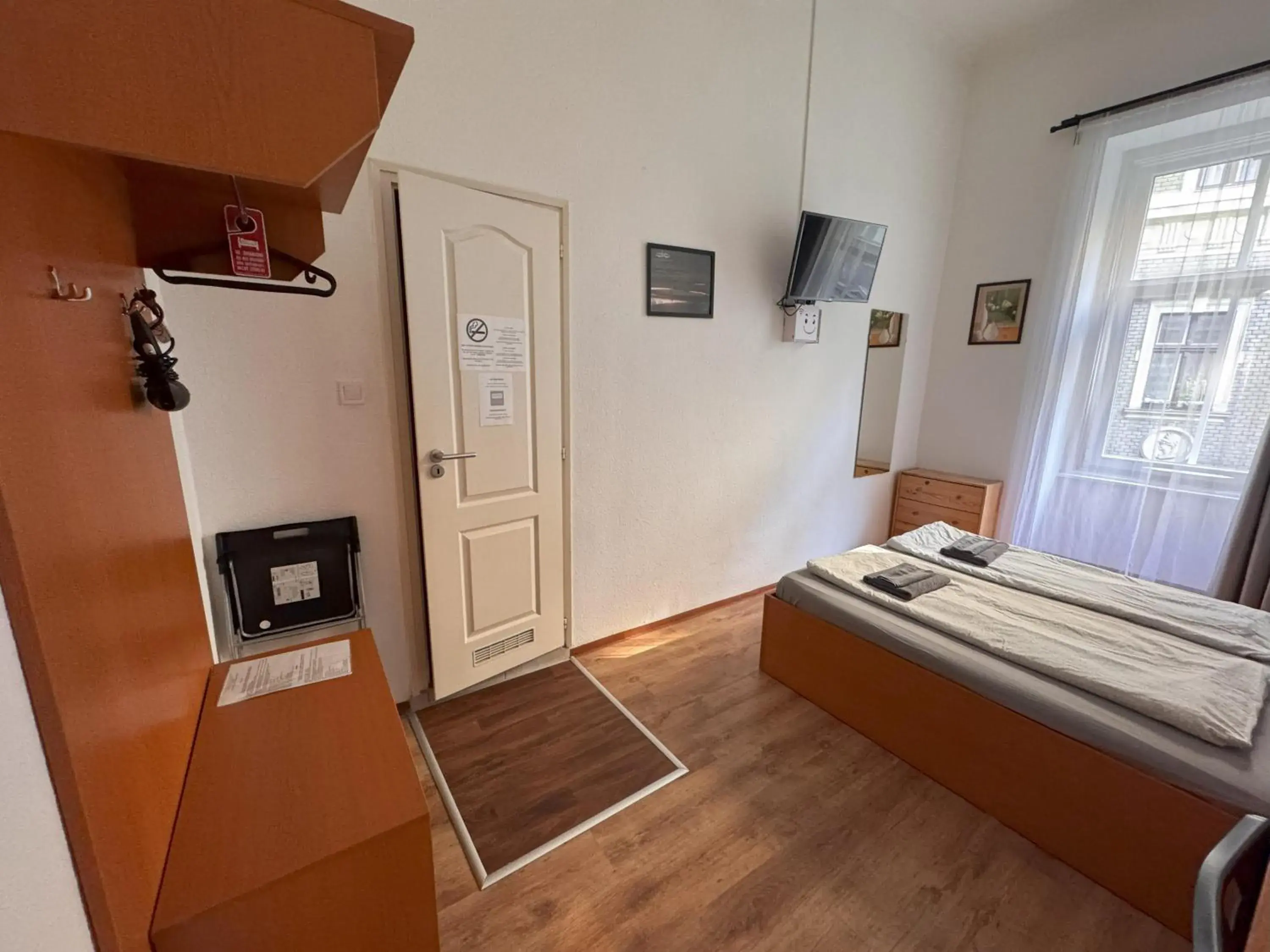 Photo of the whole room, Bed in Omega Guesthouse Budapest Photo of the whole room, Bed in Omega Guesthouse Budapest