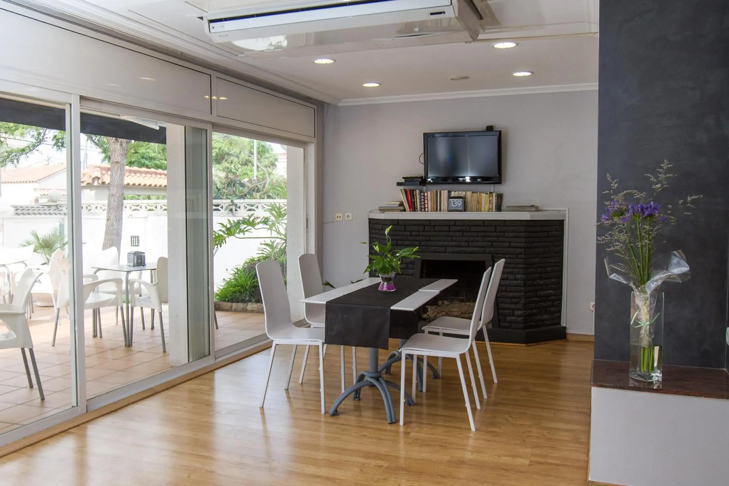 Lounge or bar in Hotel 139 Lounge or bar in Hotel 139