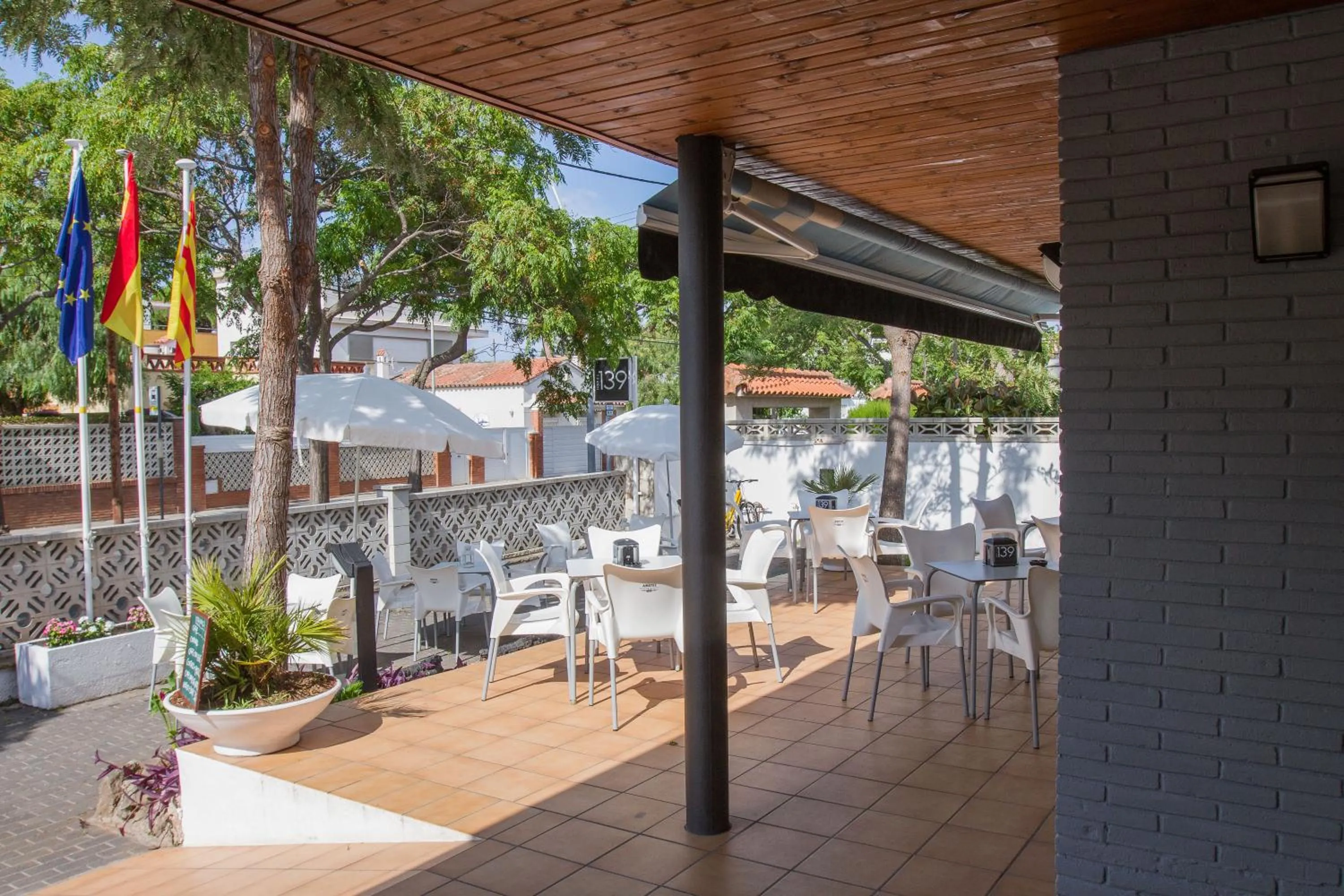 Facade/entrance in Hotel 139