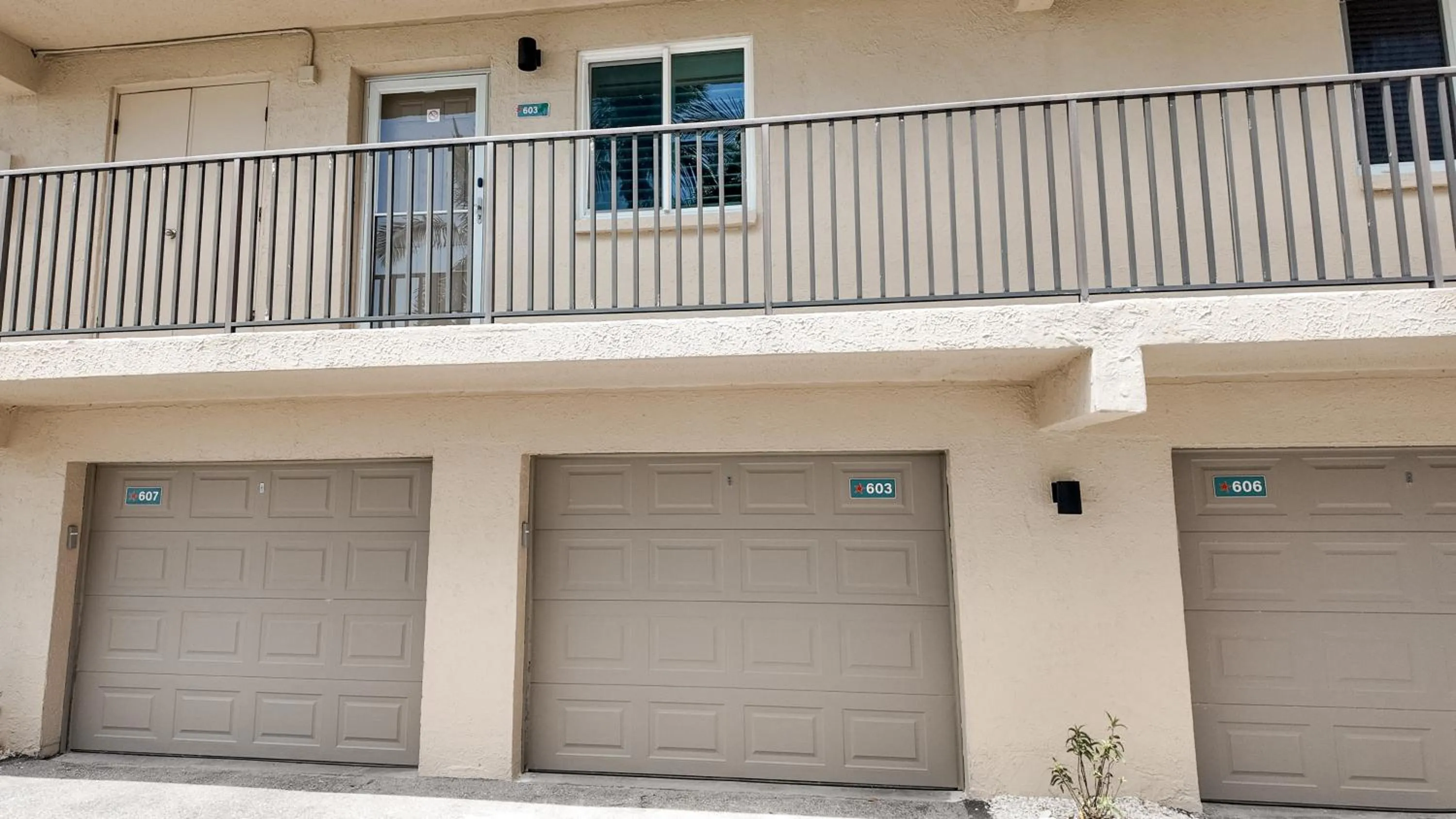 Property building in Sanibel Siesta on the Beach